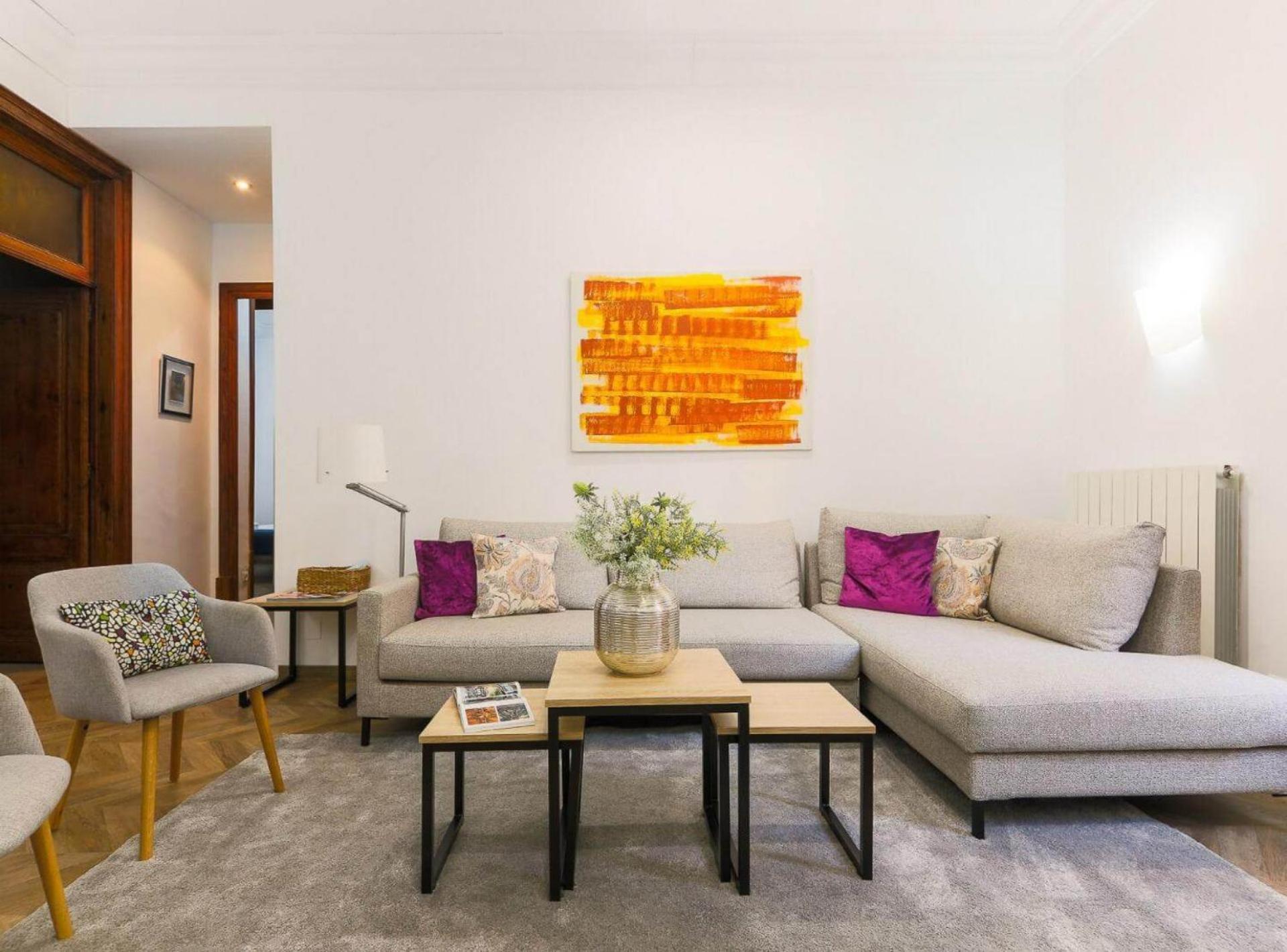 GREAT SPACIOUS APARTMENT IN THE GOTHIC QUARTER