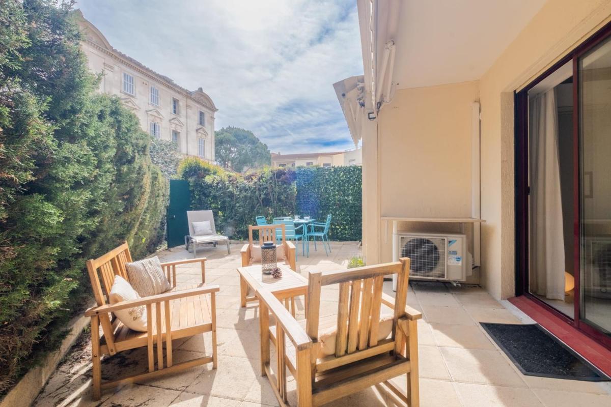 SERRENDY Garden level with swimming pool view 5