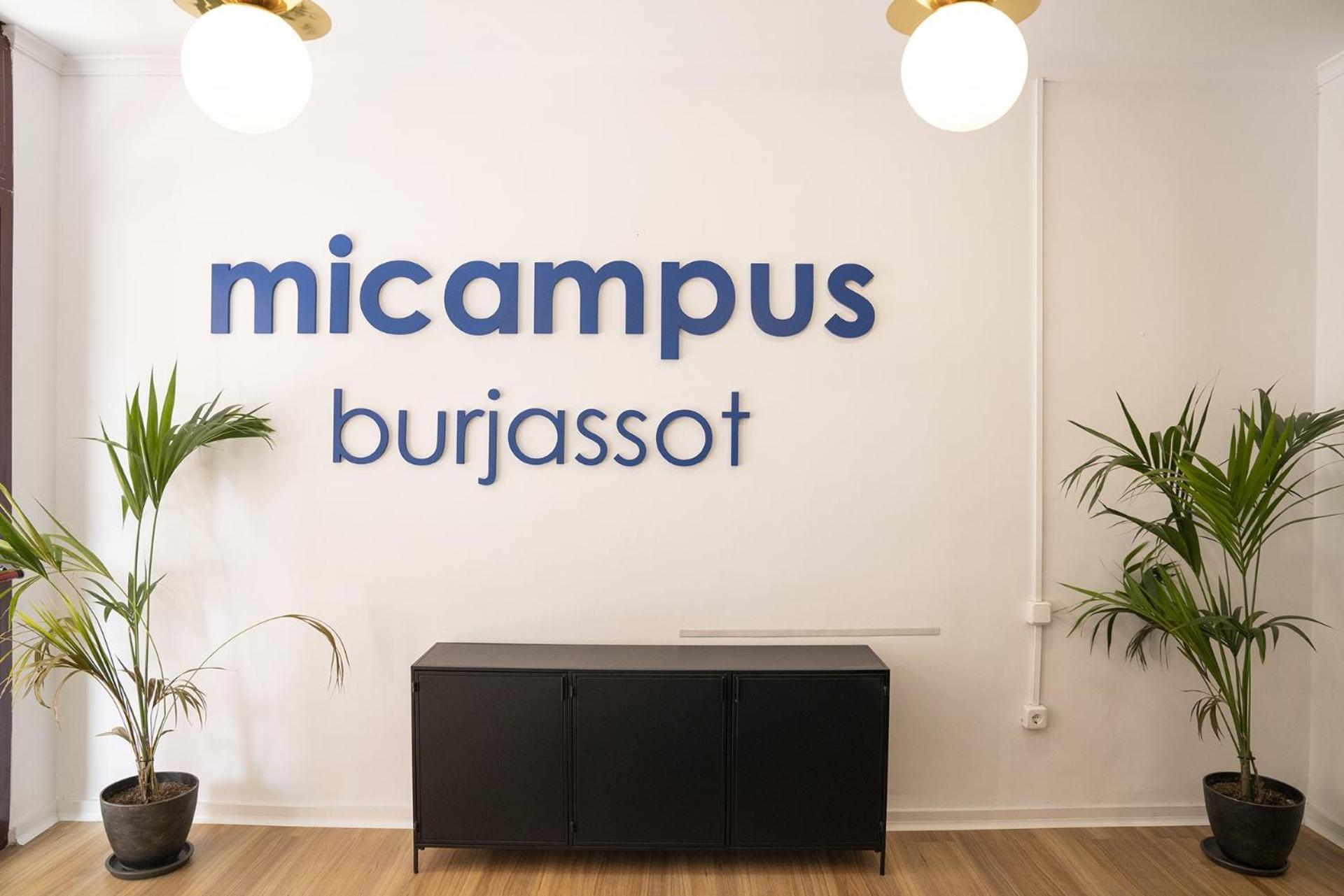 MiCampus Burjassot 1 Student Residence