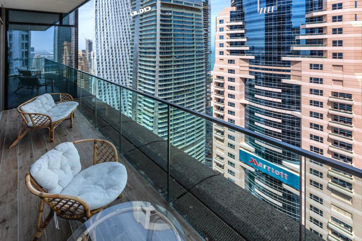 Luxury apartment in Marina Gate Jumeirah Living