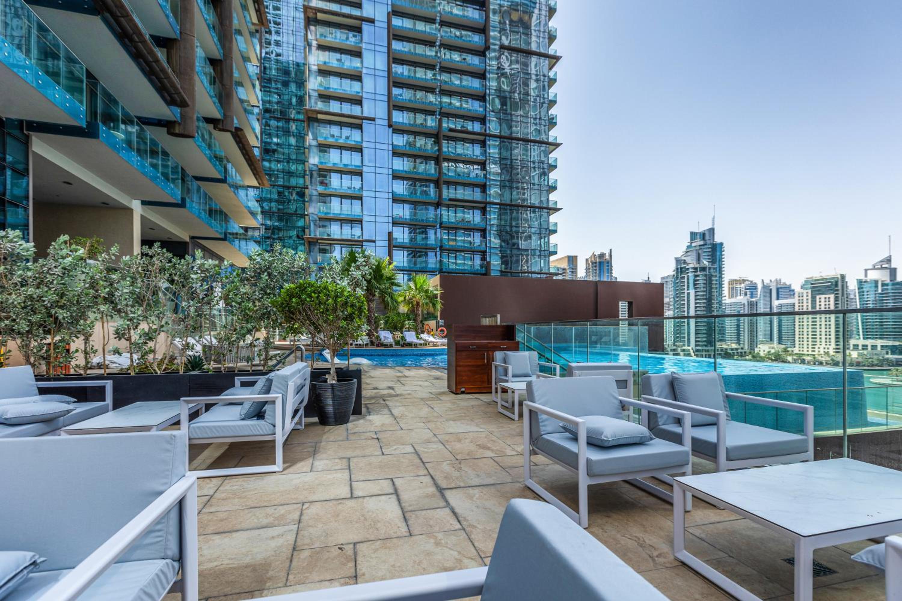 Luxury apartment in Marina Gate Jumeirah Living