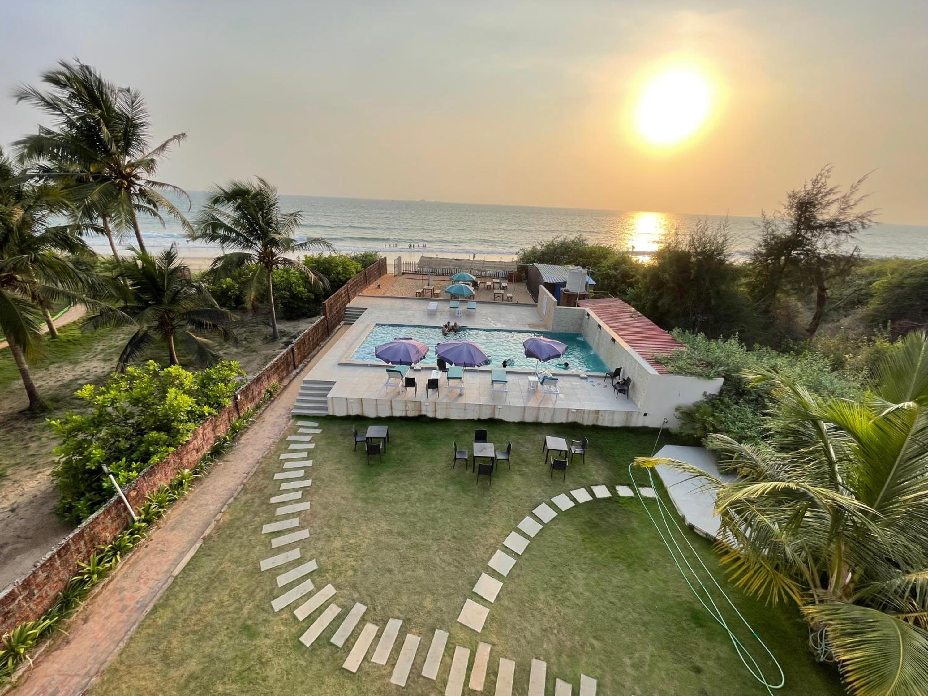 Kay's By The Sea