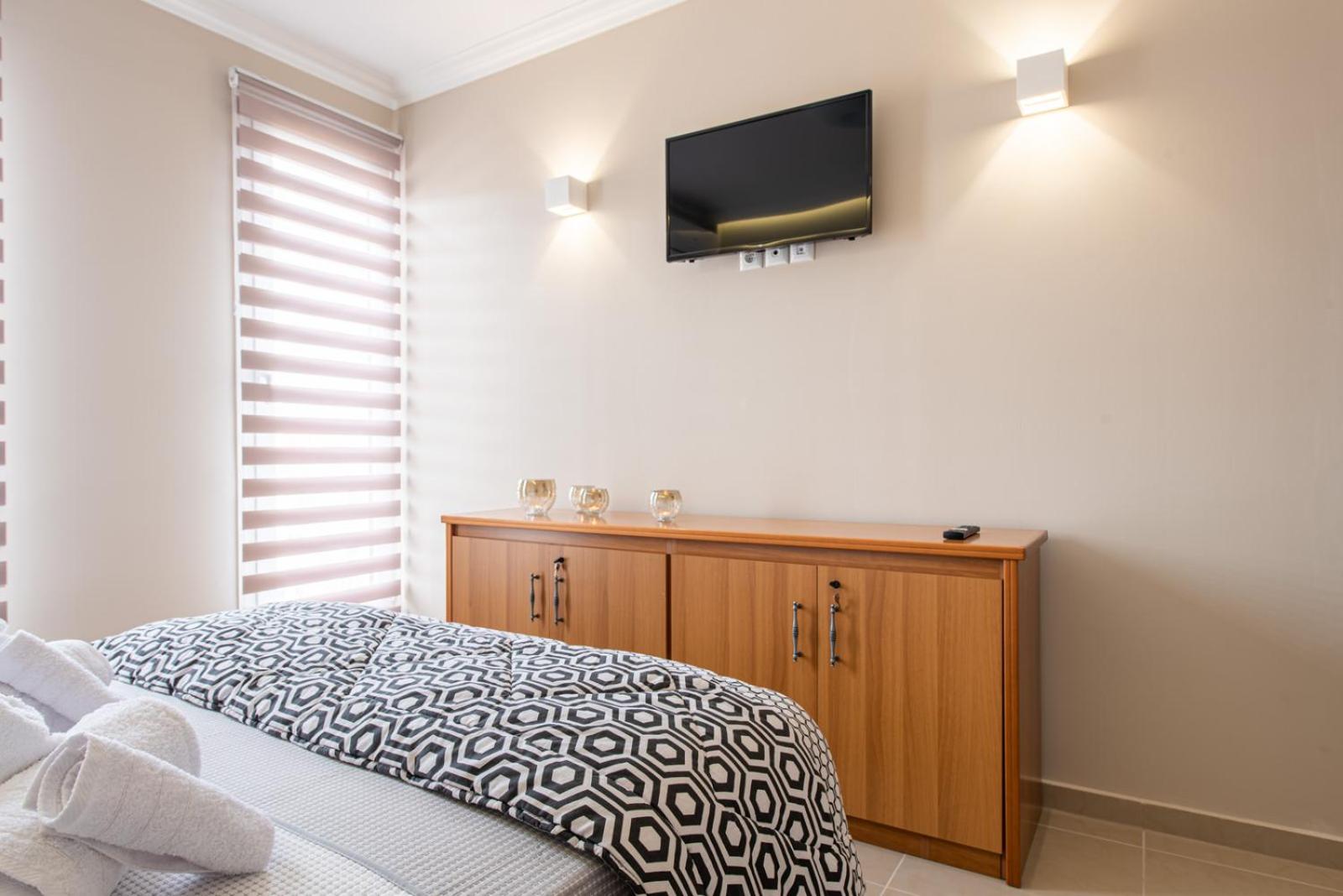 Veria Panorama Luxury Suite With Garden. view 4