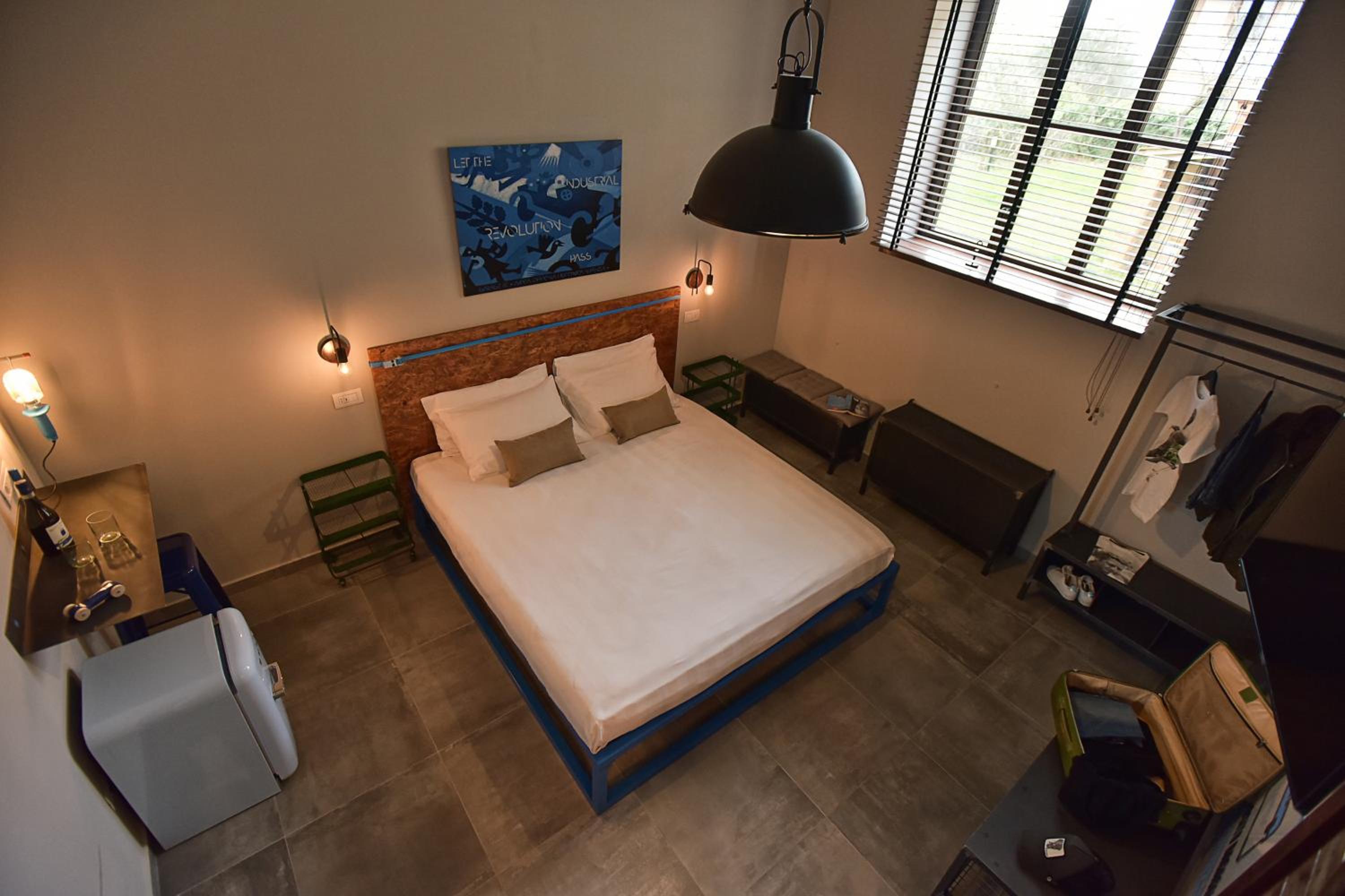 GARAGE47 Storica Officina Meccanica LOFT B&B iN PIENZA view 4