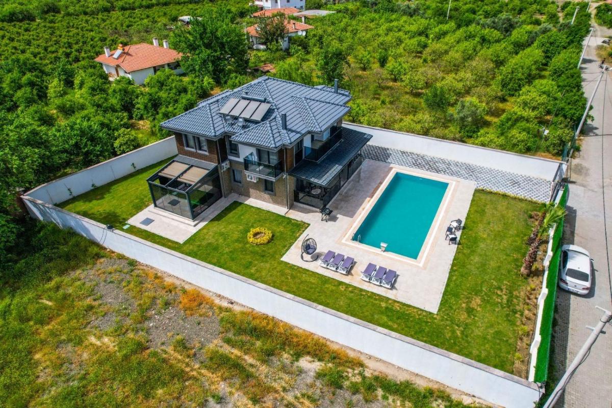 Hotel VILLA SEMI -privater Außenpool & Innenpool - Whirlpool - Image 1