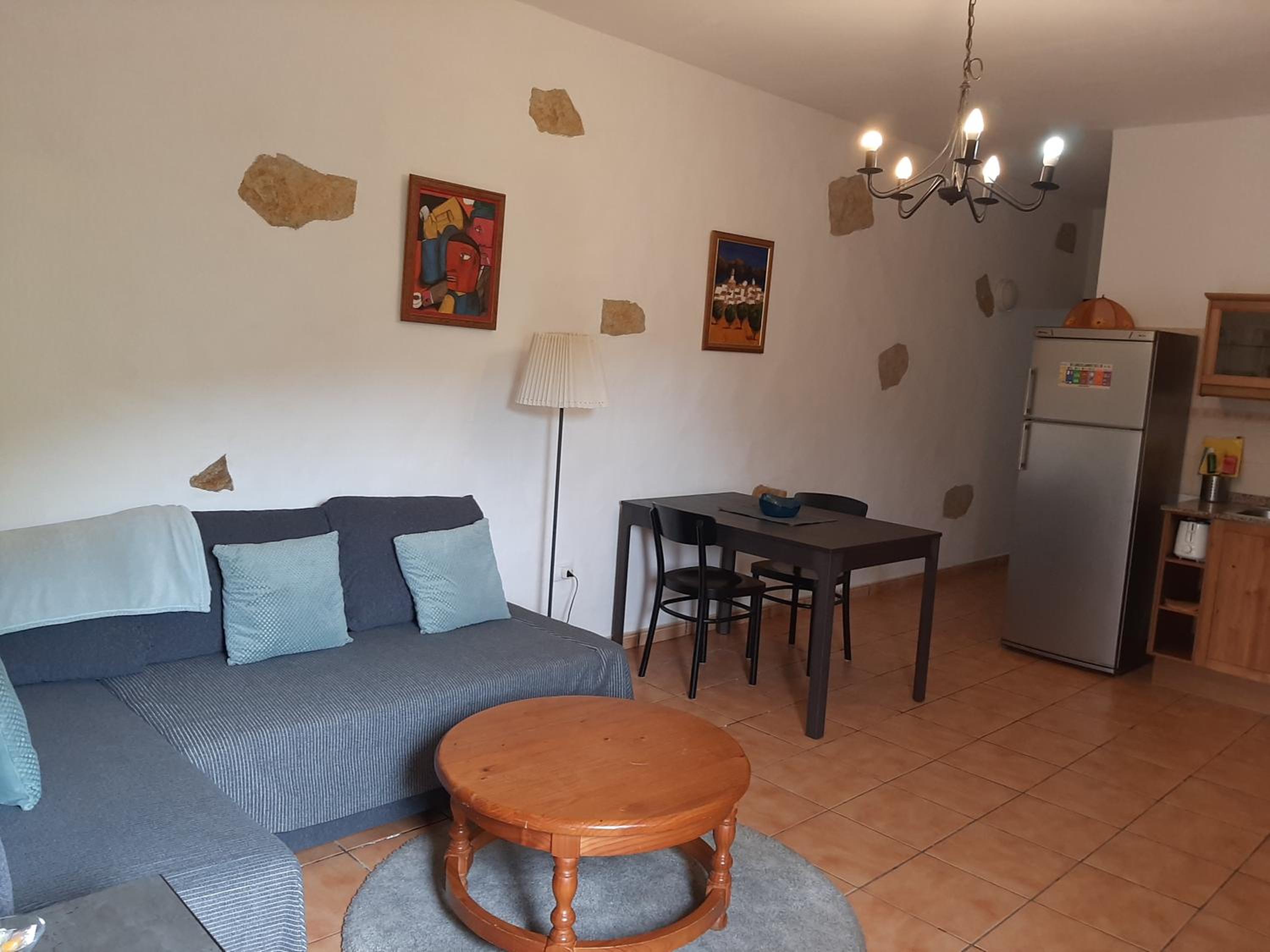 Peaceful house set on a vineyard & work friendly view 4