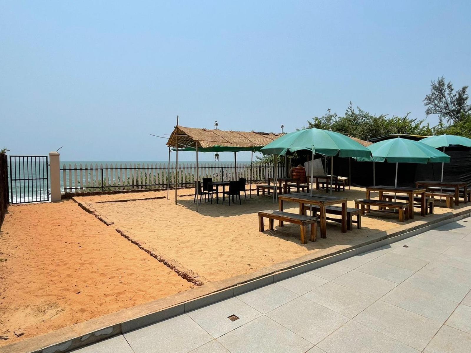 Kay's By The Sea