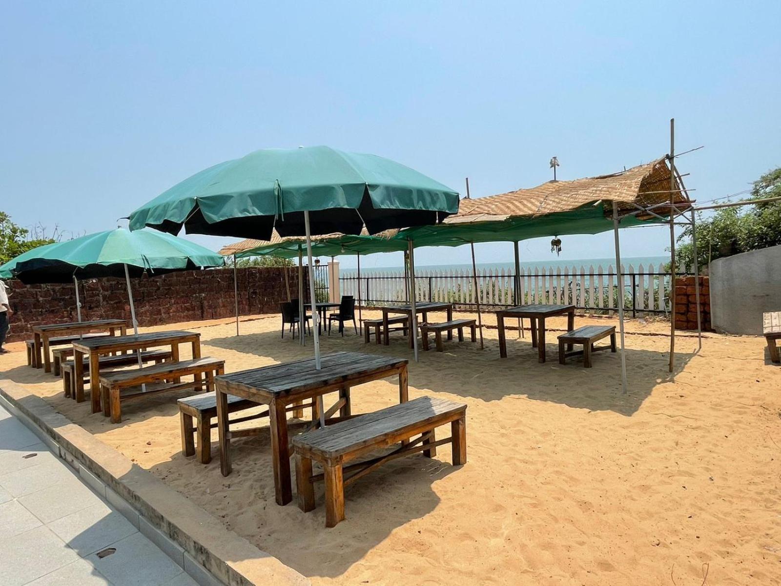 Kay's By The Sea