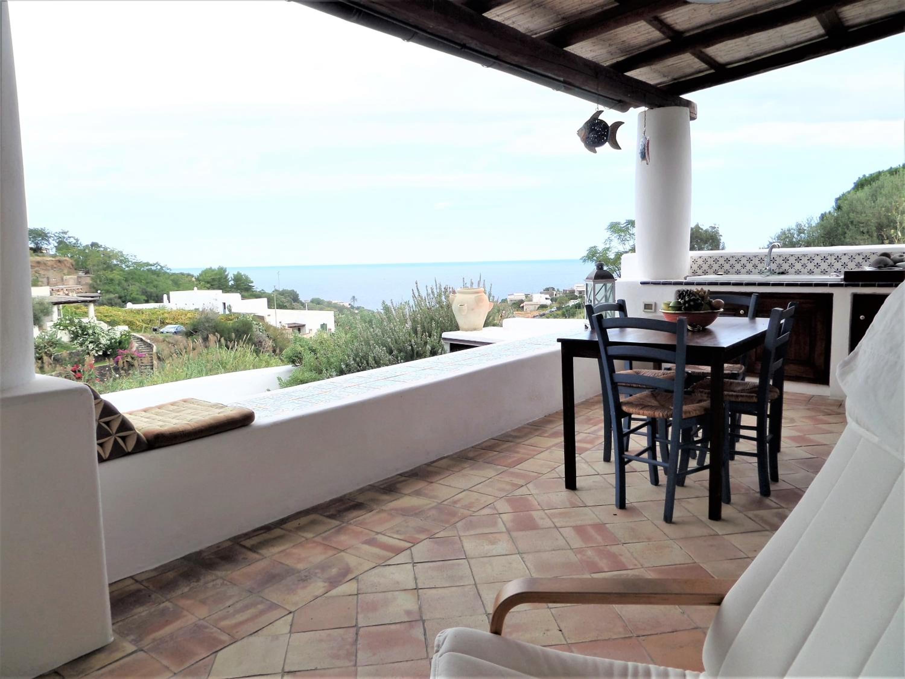 Casa La Papera - in centro a Malfa photo 5