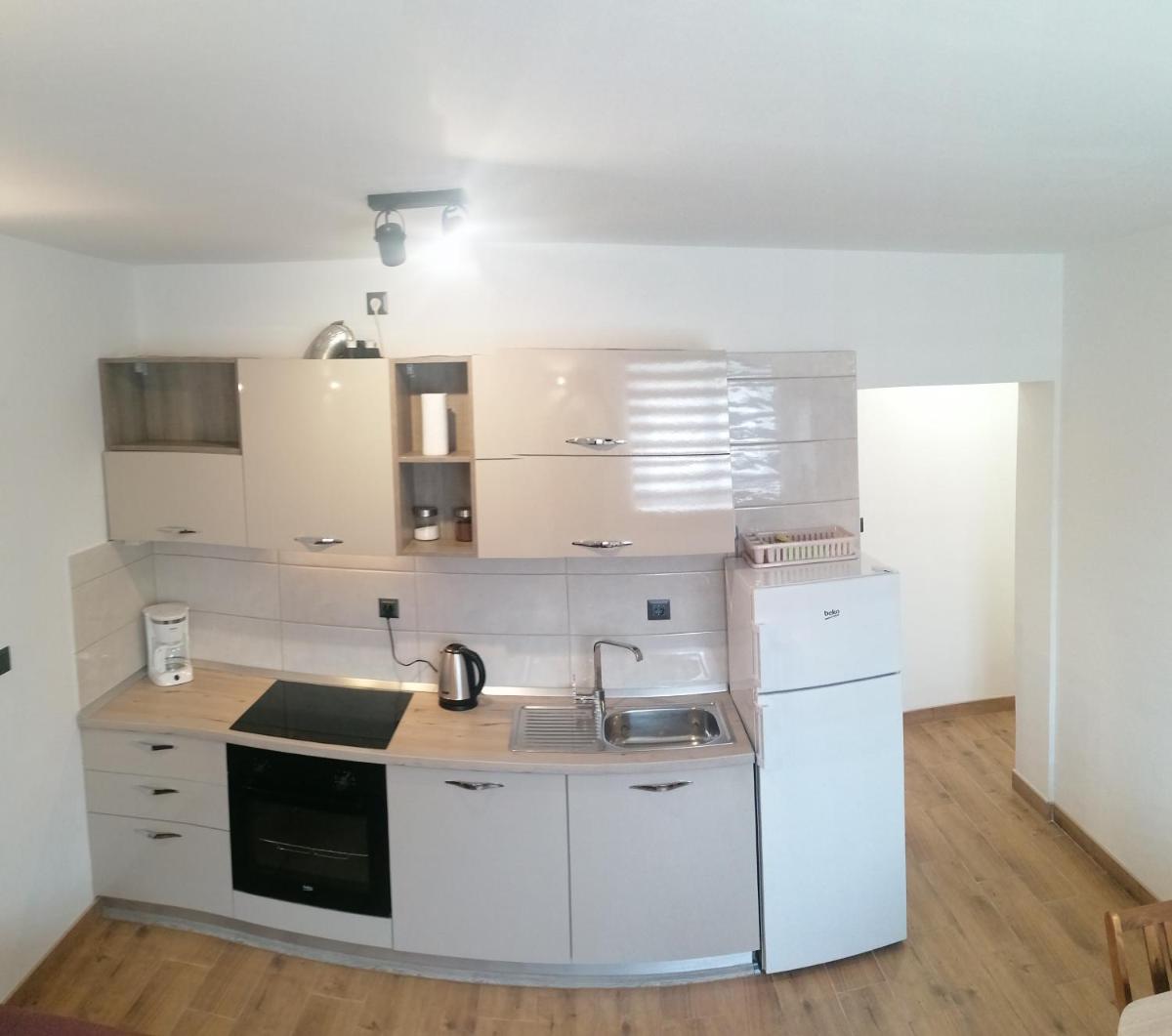 BRAUN APARTMENT view 3