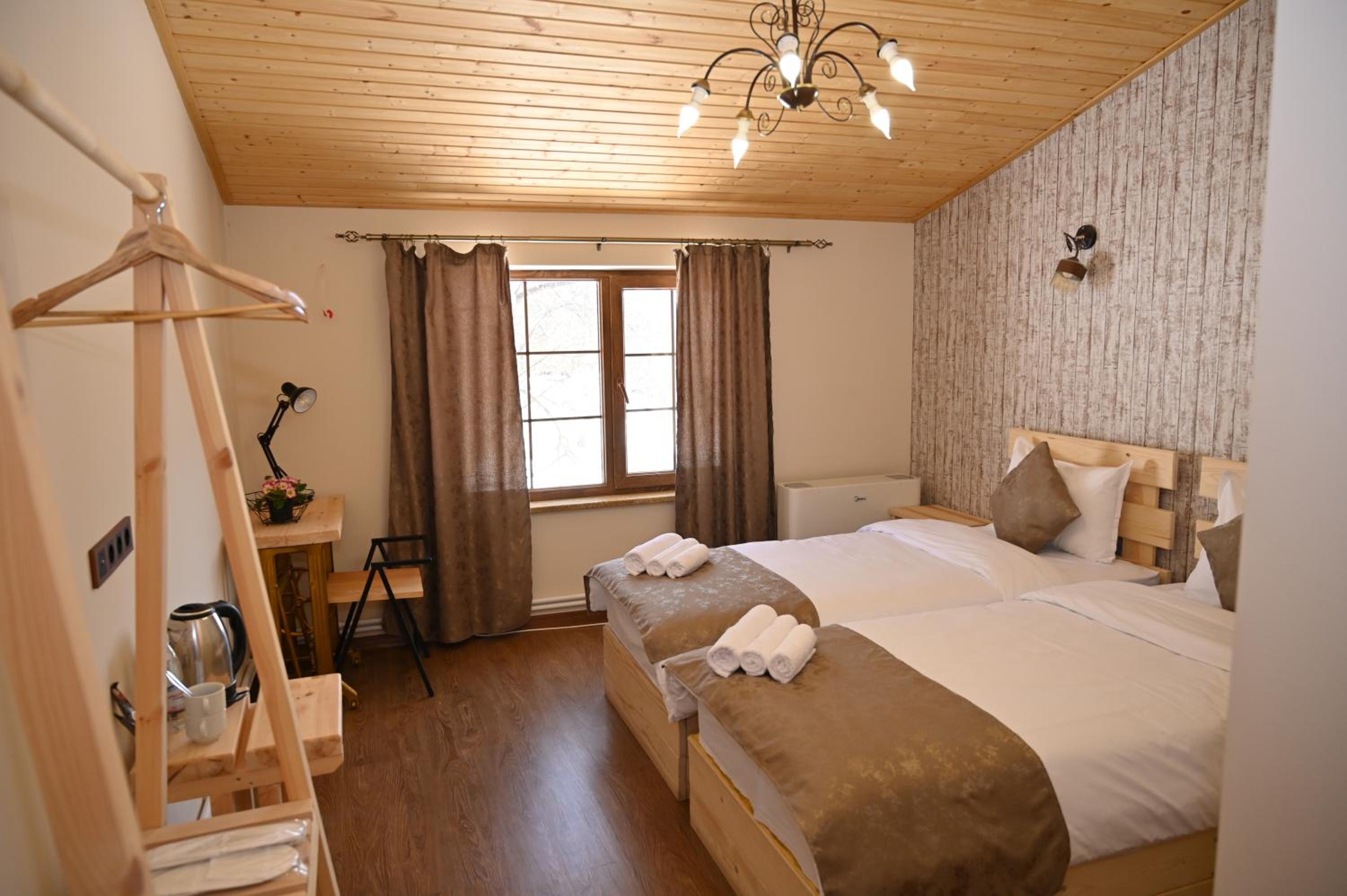 Berkri Gastro Yard & Guest House