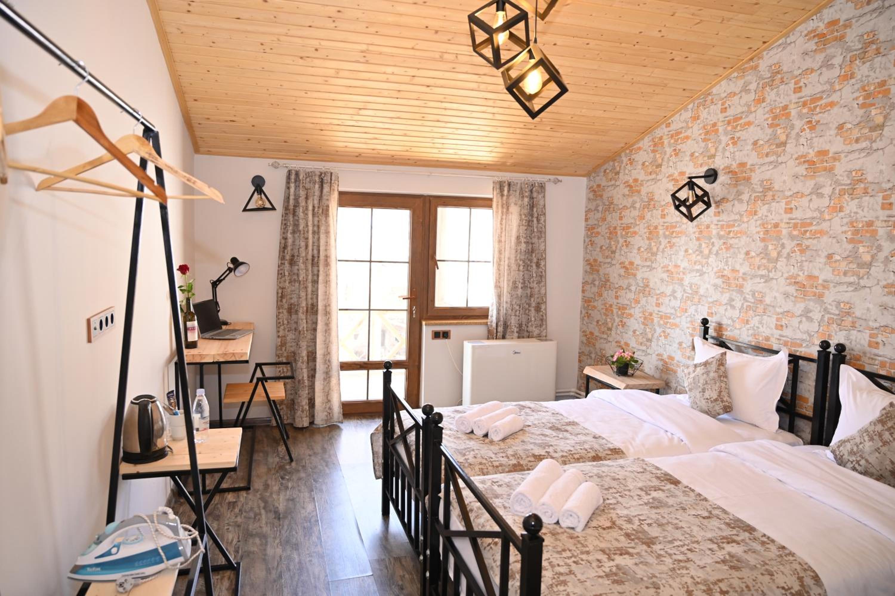 Berkri Gastro Yard & Guest House
