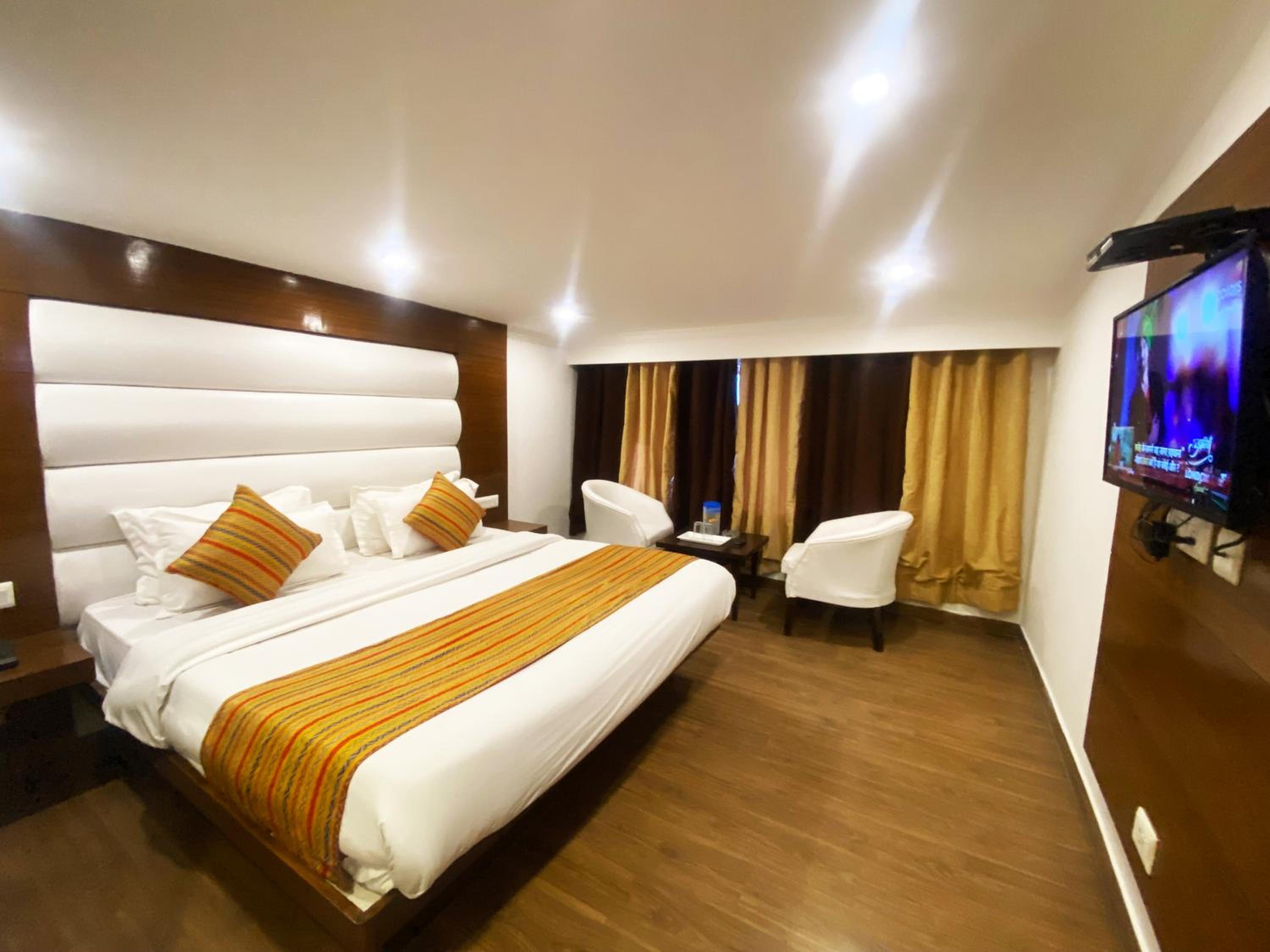 Mussoorie Vacations - Hotel Royal Classic  Mall Road Mussoorie - Property Image 2