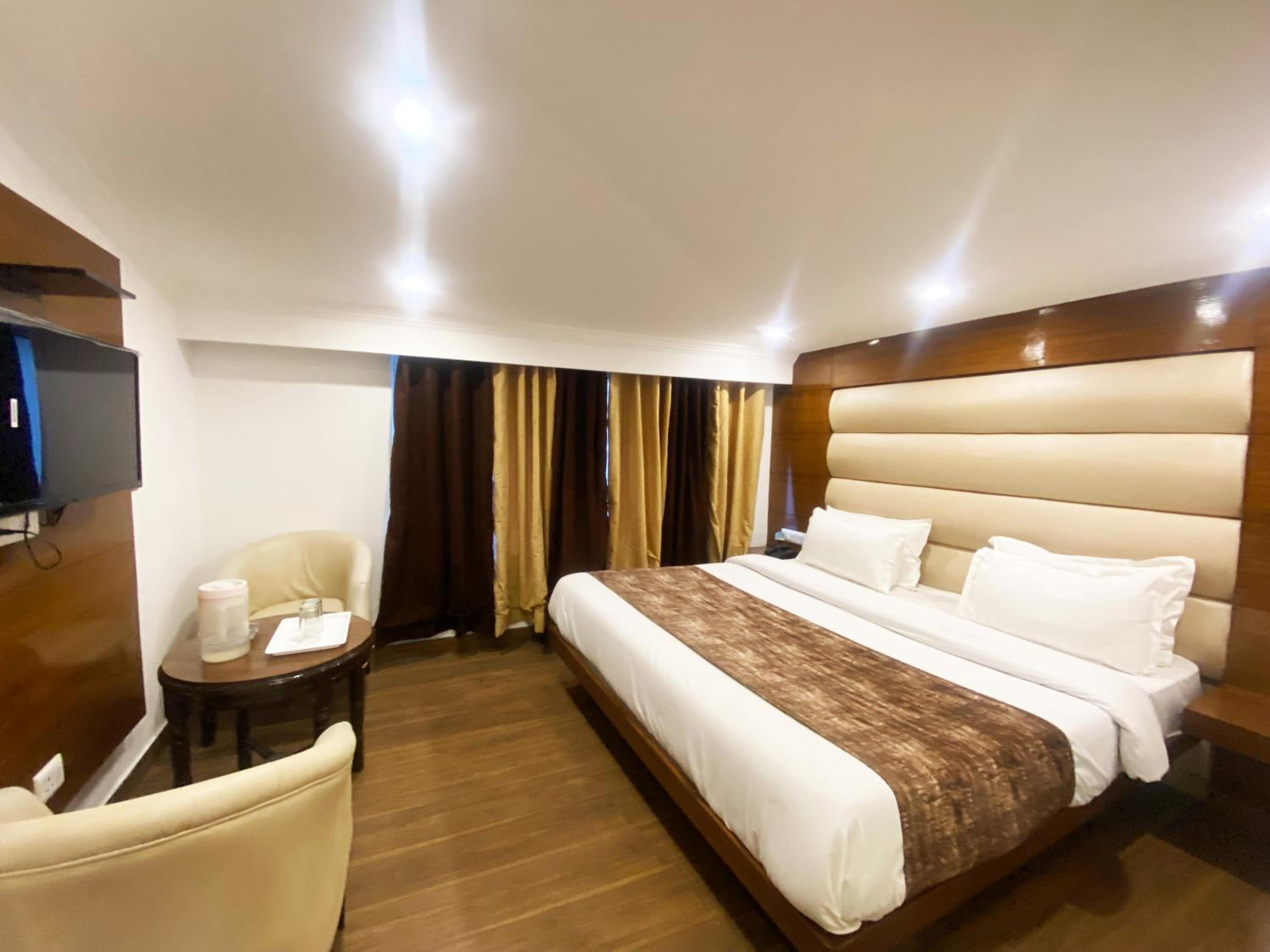 Mussoorie Vacations - Hotel Royal Classic  Mall Road Mussoorie - Property Image 5