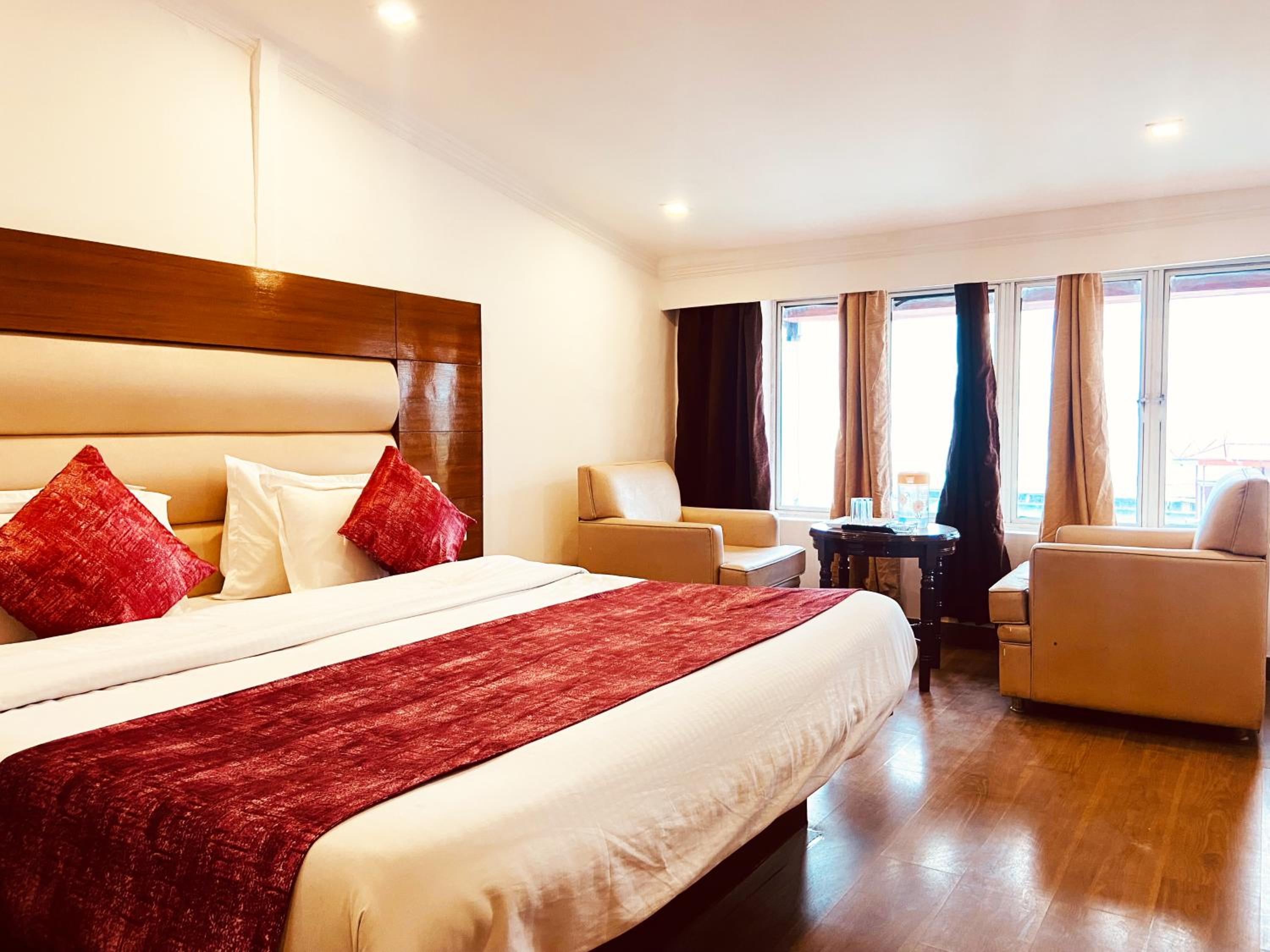Mussoorie Vacations - Hotel Royal Classic  Mall Road Mussoorie - Property Image 6