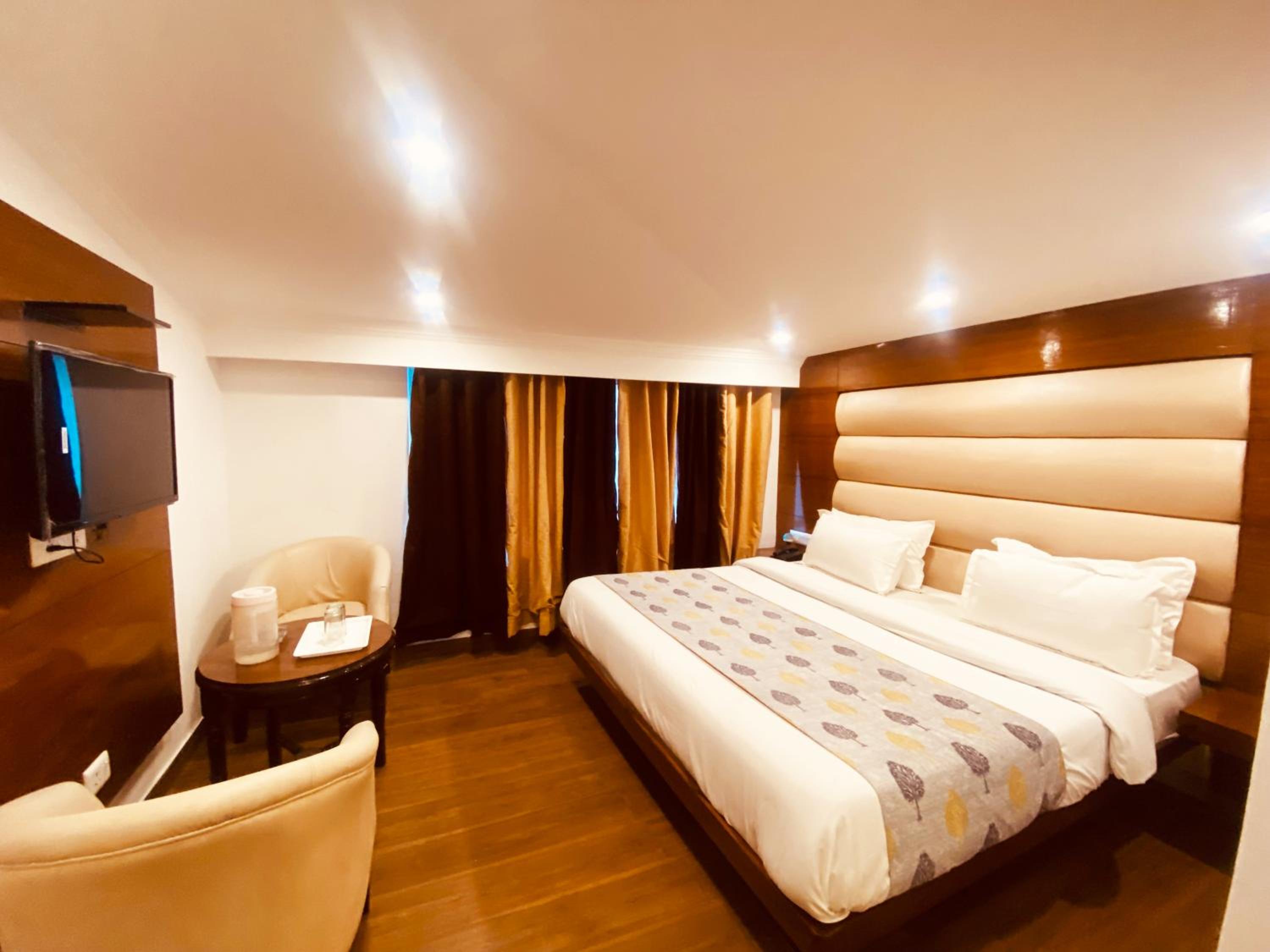 Mussoorie Vacations - Hotel Royal Classic  Mall Road Mussoorie - Property Image 11
