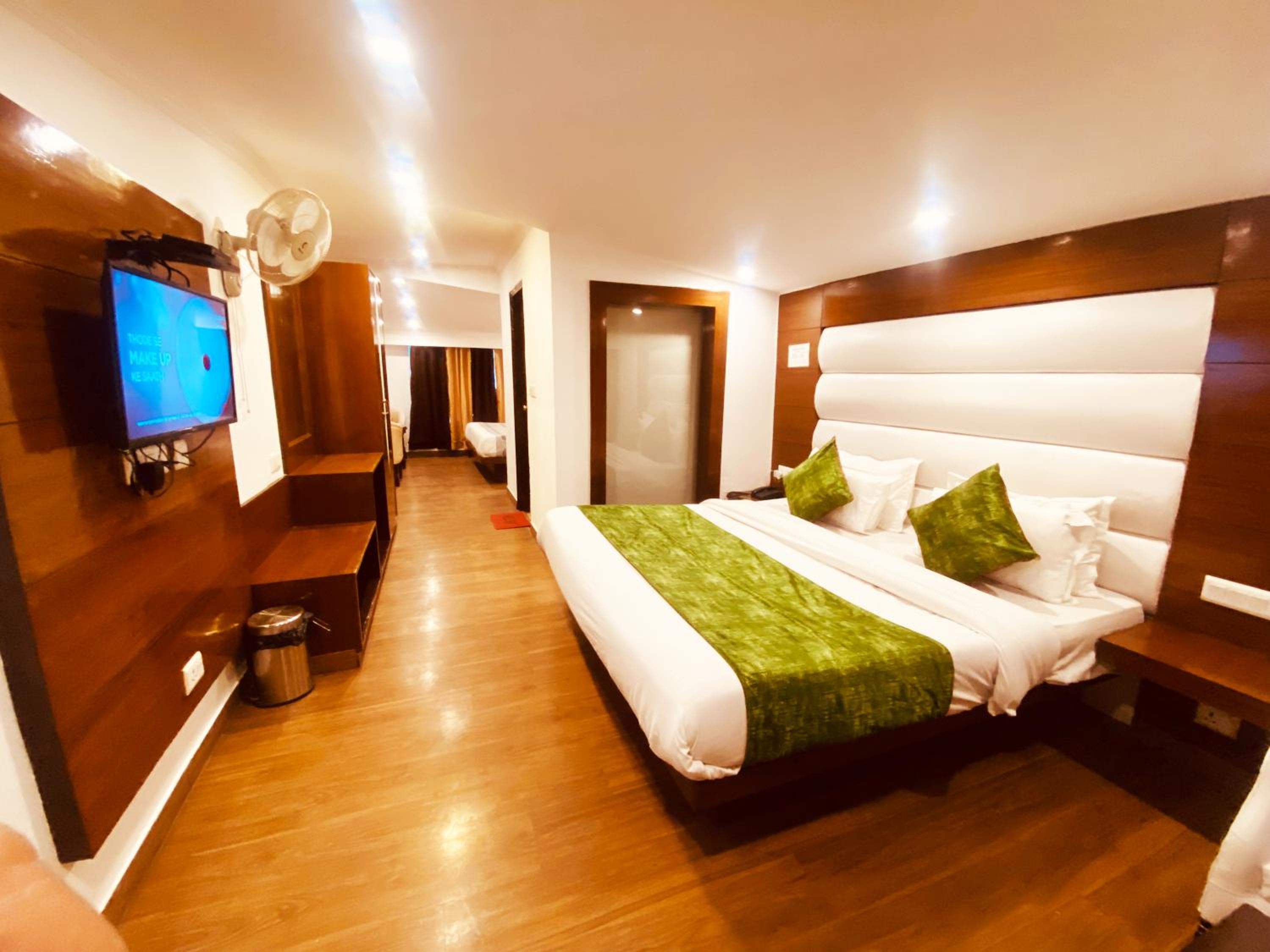 Mussoorie Vacations - Hotel Royal Classic  Mall Road Mussoorie - Property Image 1