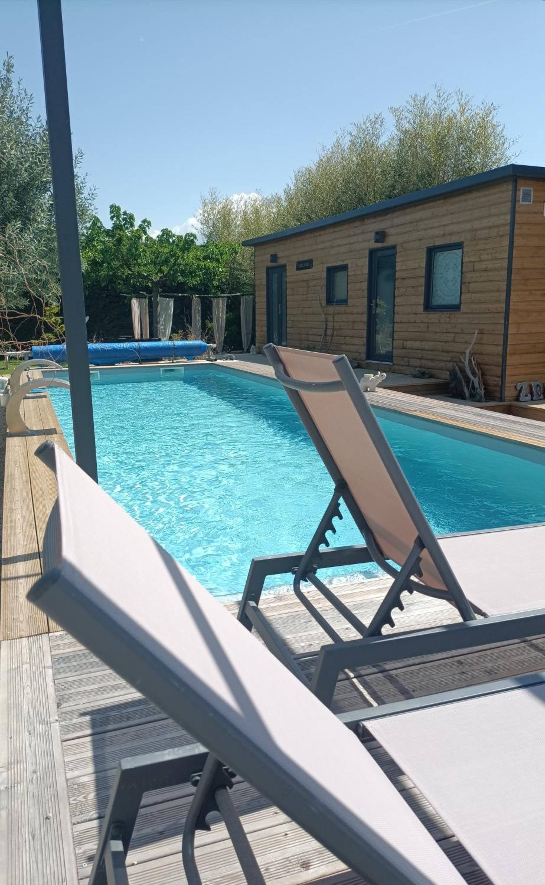 Photo 33