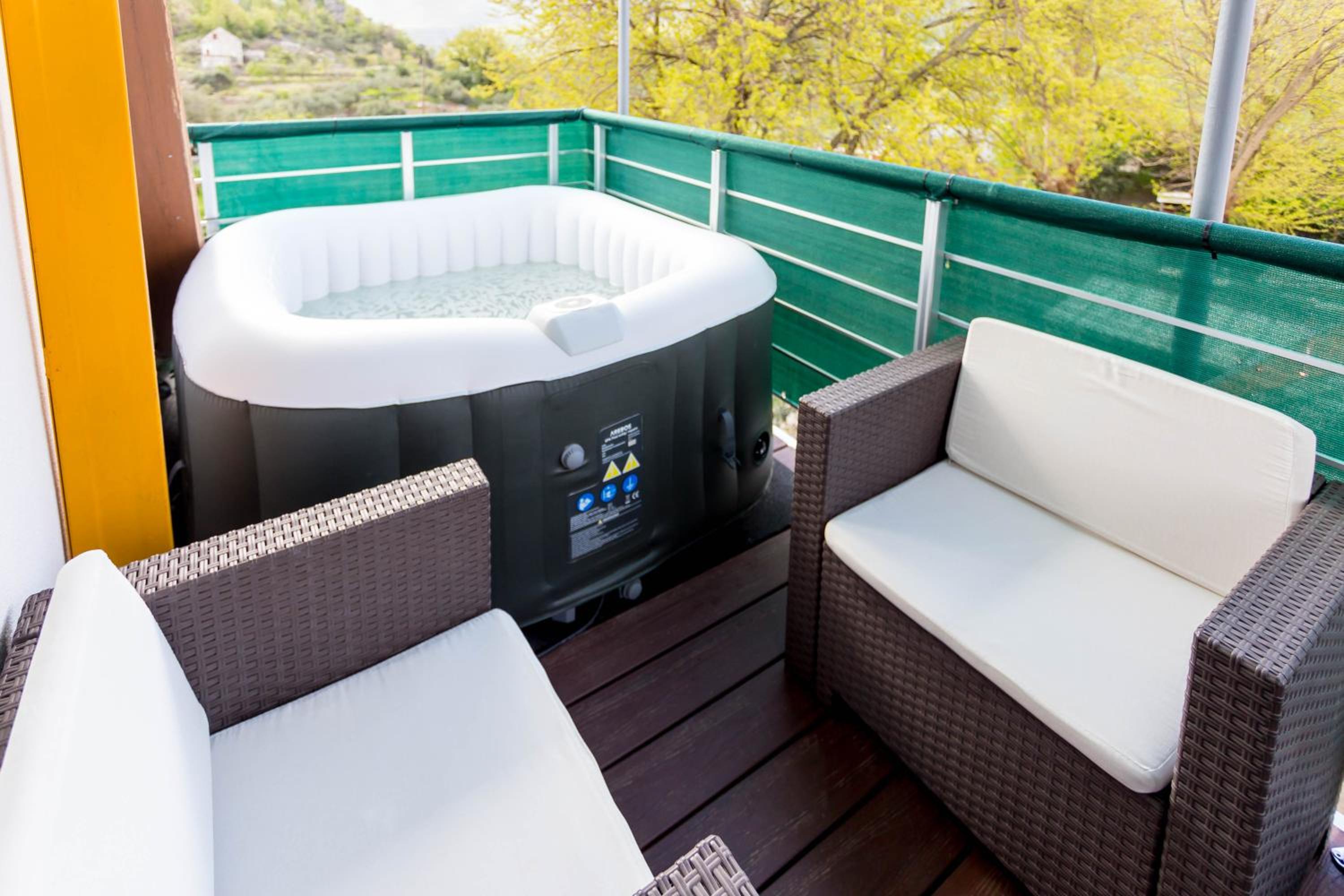 Hotel Holiday House Antique