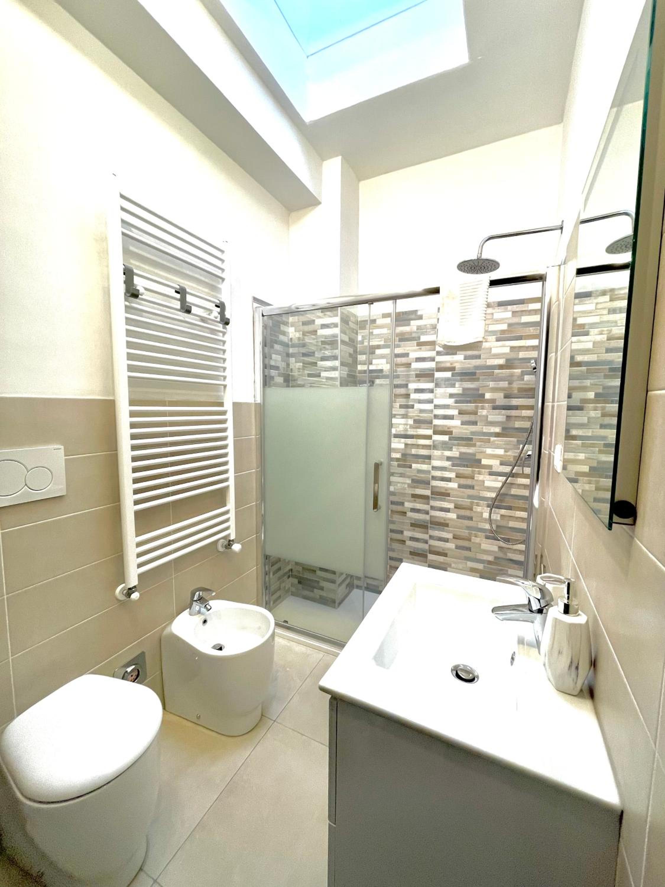 2 Suite Matrimoniali - 2 Bagni - Self Check-In photo 3