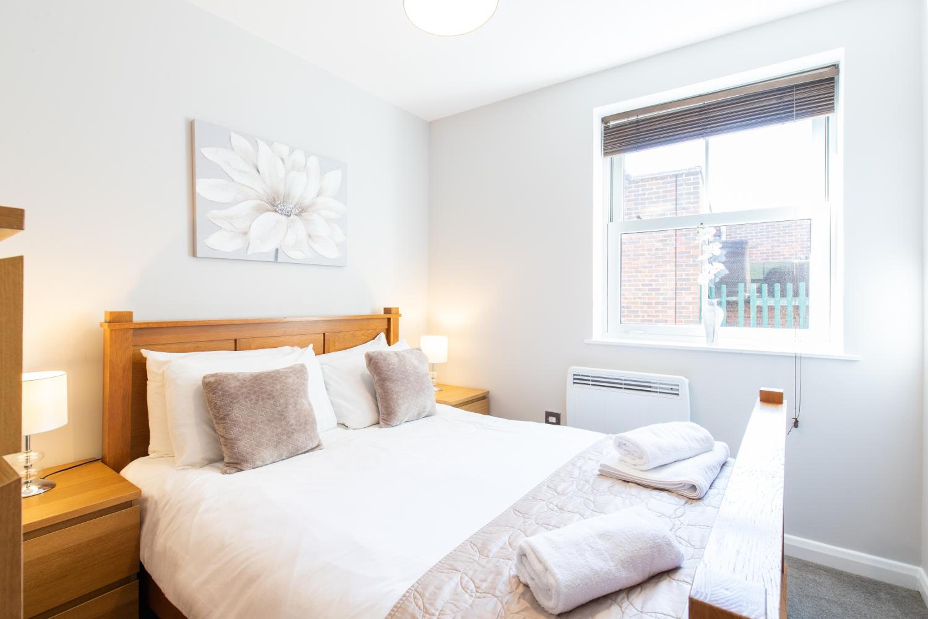 Velvet 2-bedroom apartment, Brewery Road, Hoddesdon view 2