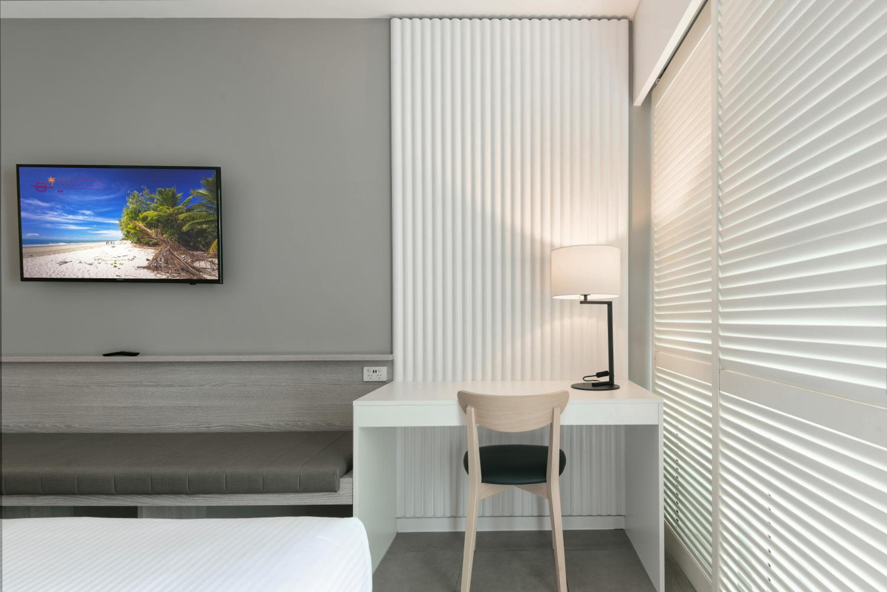 Beach Club Port Douglas Luxury Apartments