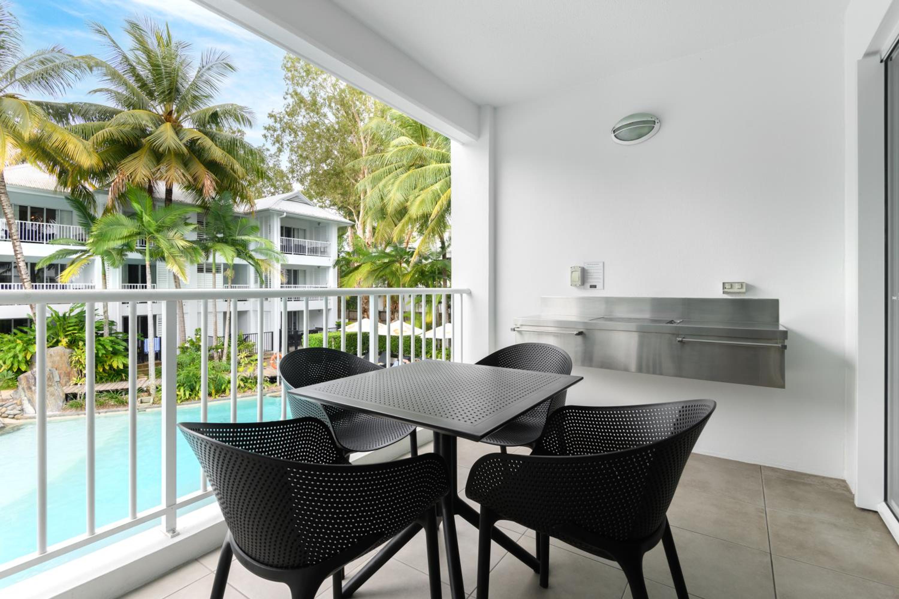 Beach Club Port Douglas Luxury Apartments