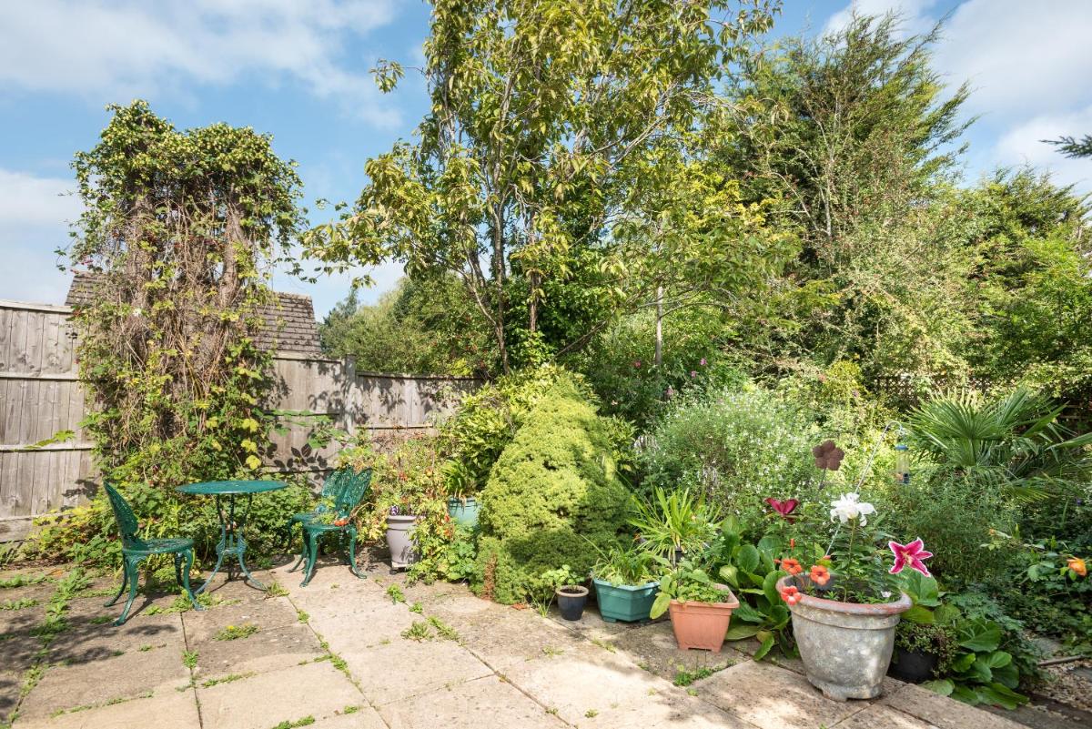 Spacious 1-Bedroom Flat with garden & free parking in Yarnton view 5
