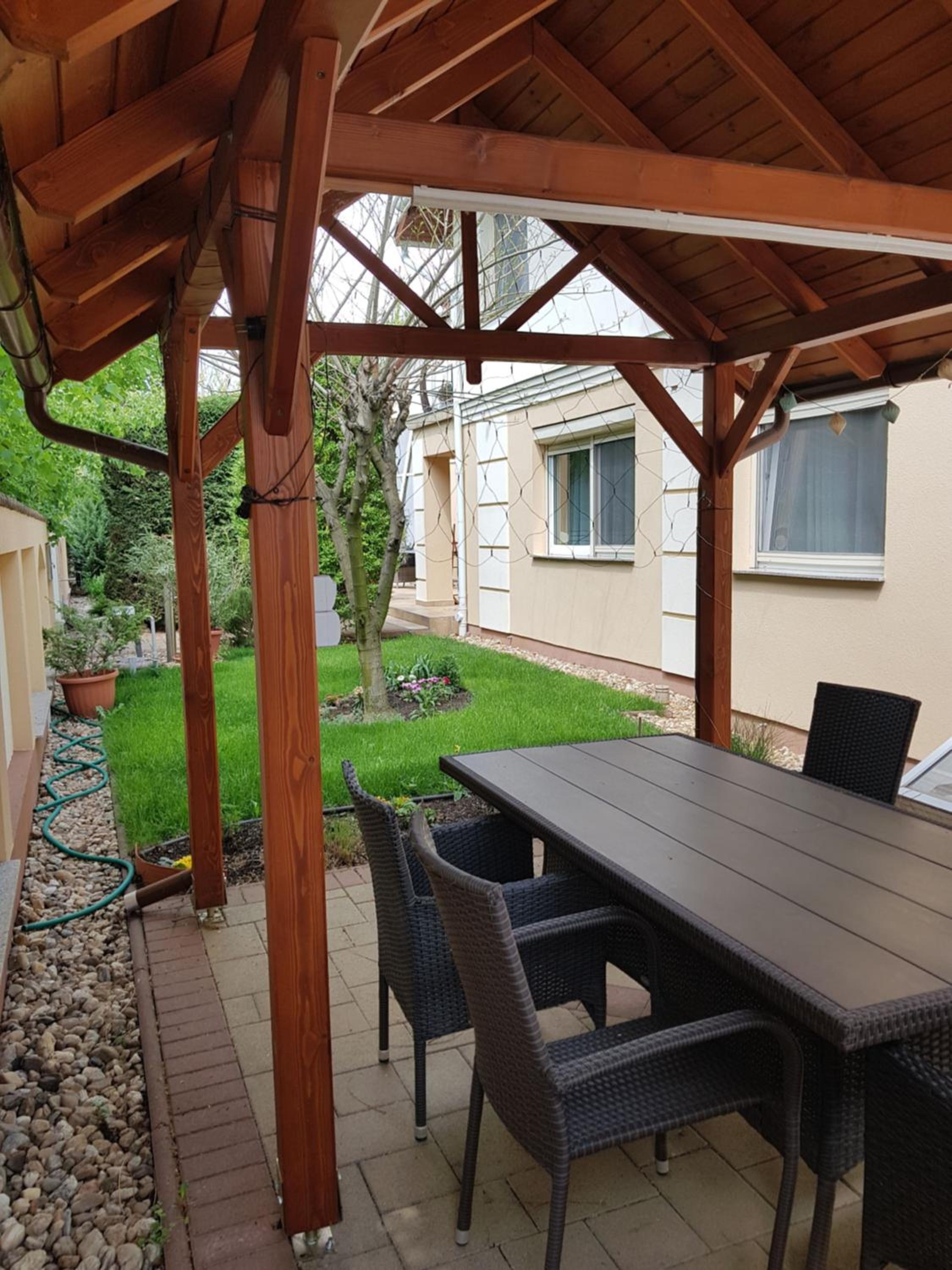 Elek Apartmanház