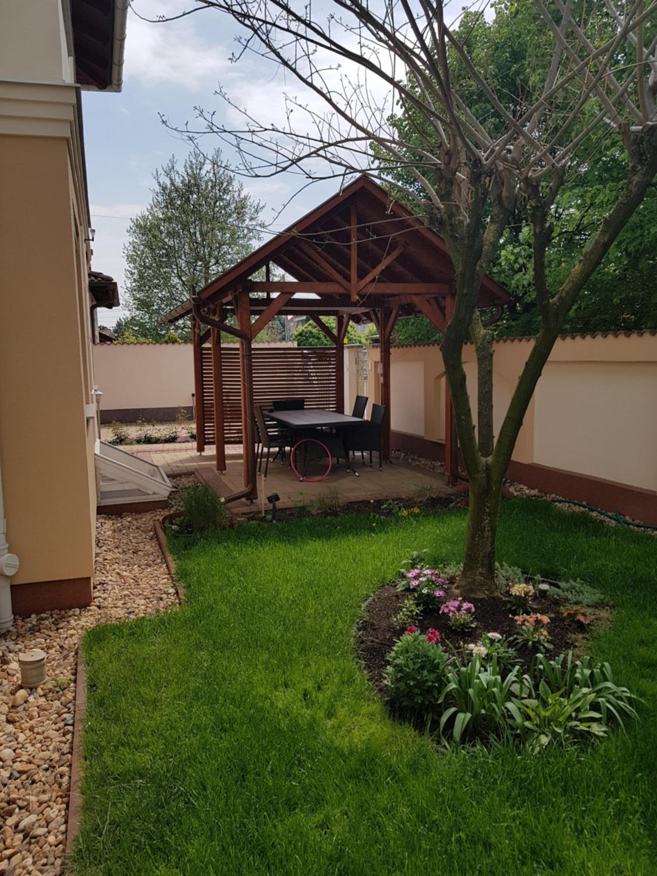 Elek Apartmanház