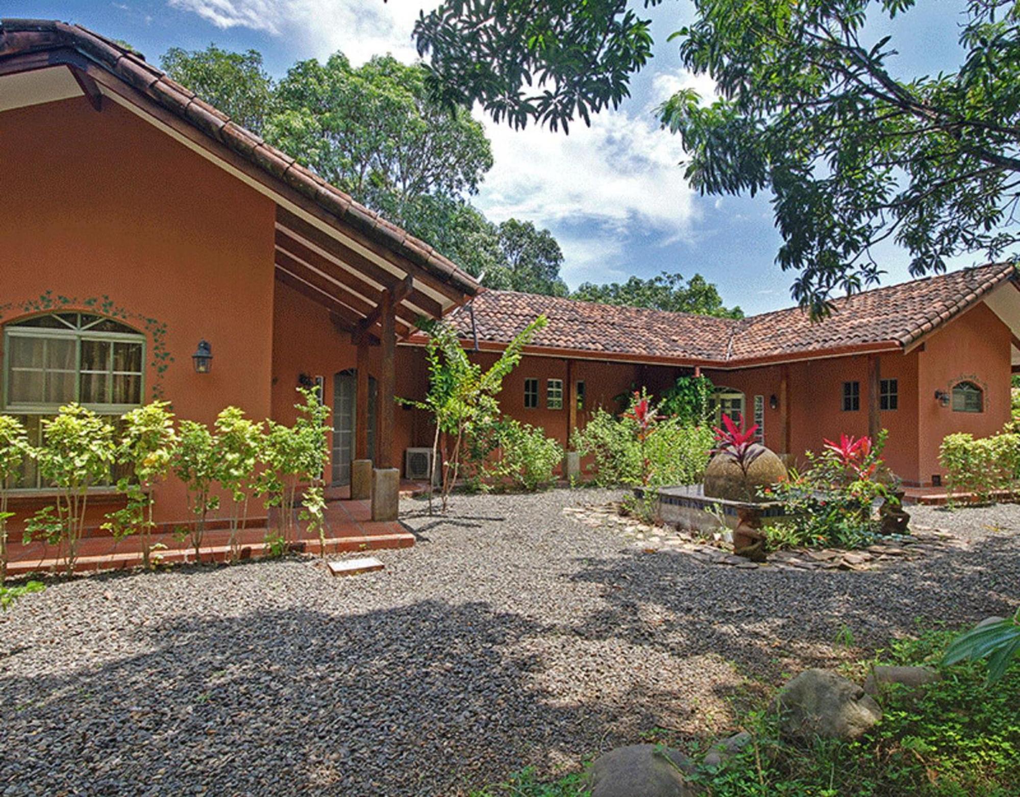 3 Architectural Homes, Wi-fi and Pool