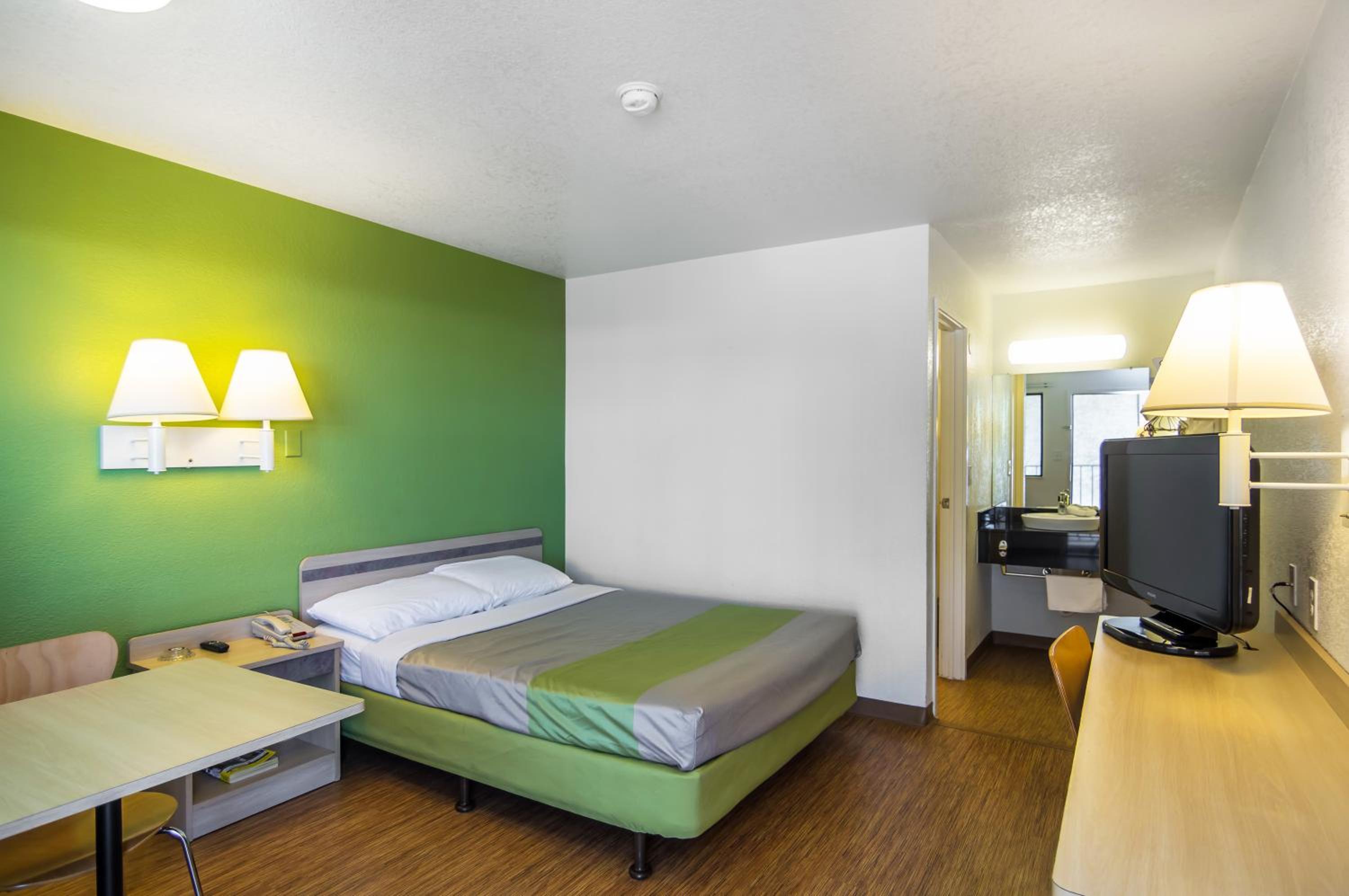 Motel 6-Bellmead, TX - Waco