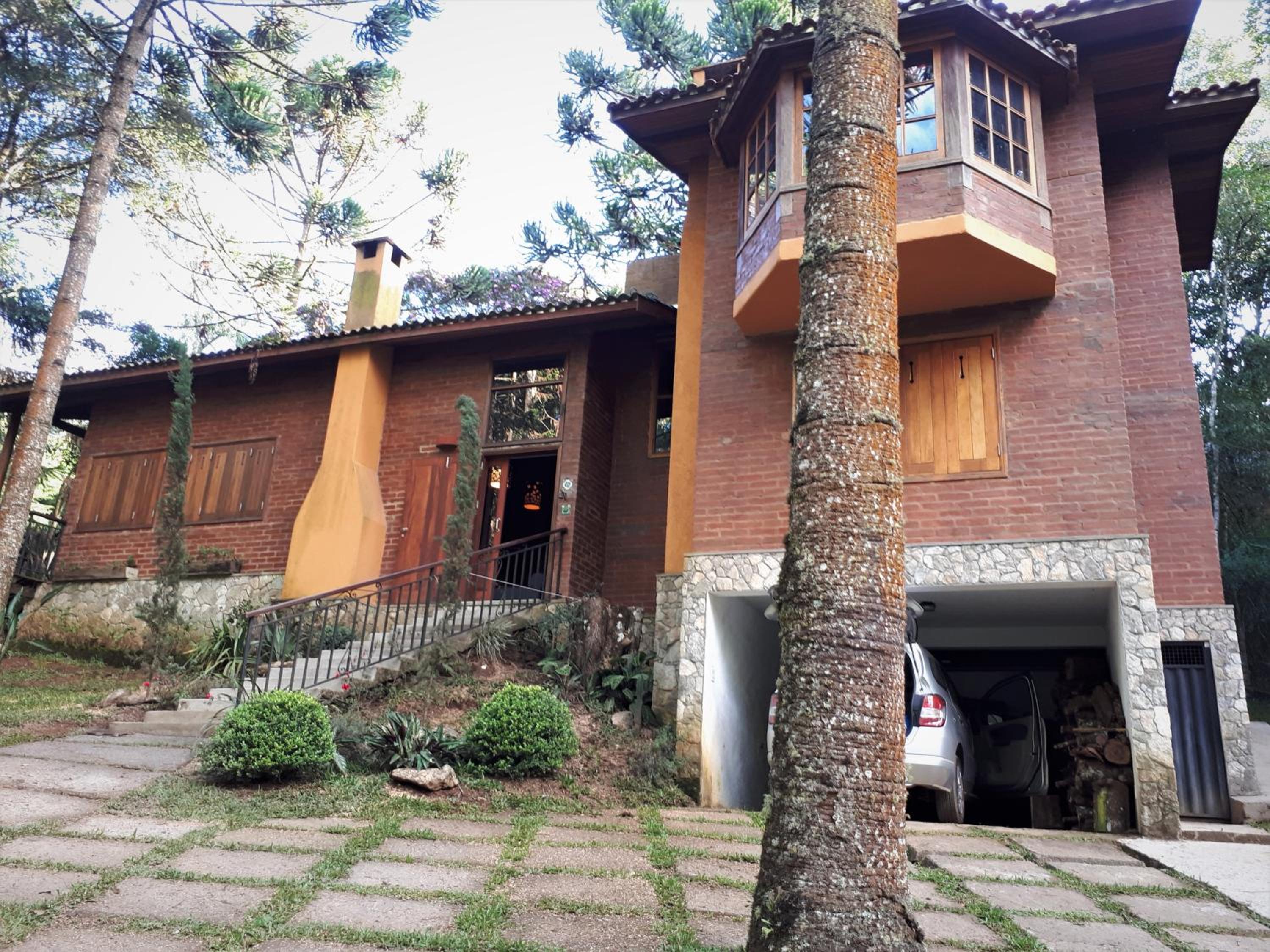 CASA EM MONTE VERDE CHARME E CONFORTO