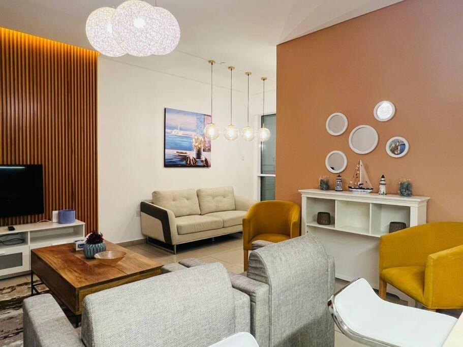 High Floor with city skyline & Burj khalifa view 3 bedroom unit marina