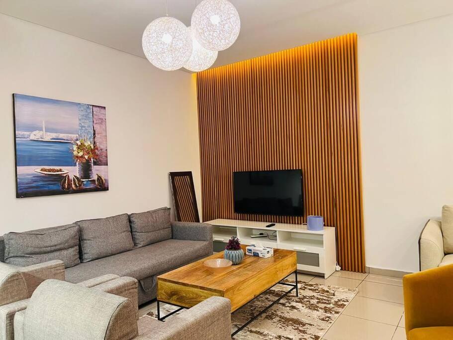 High Floor with city skyline & Burj khalifa view 3 bedroom unit marina