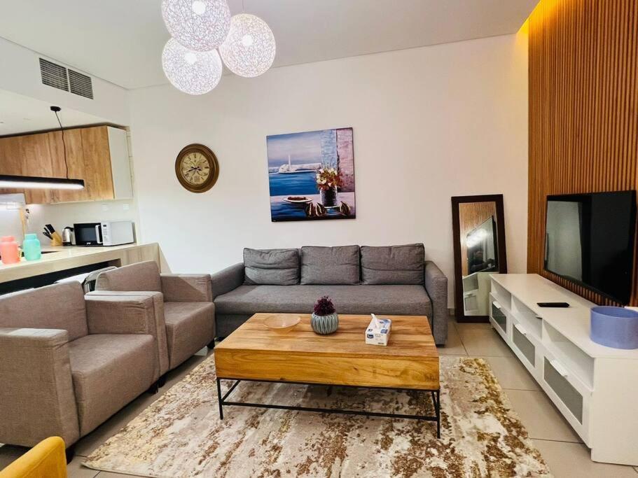 High Floor with city skyline & Burj khalifa view 3 bedroom unit marina