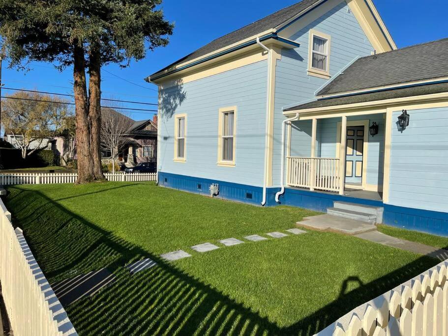 Blue Mist Victorian, 5 Bedroom 2 bath Gem