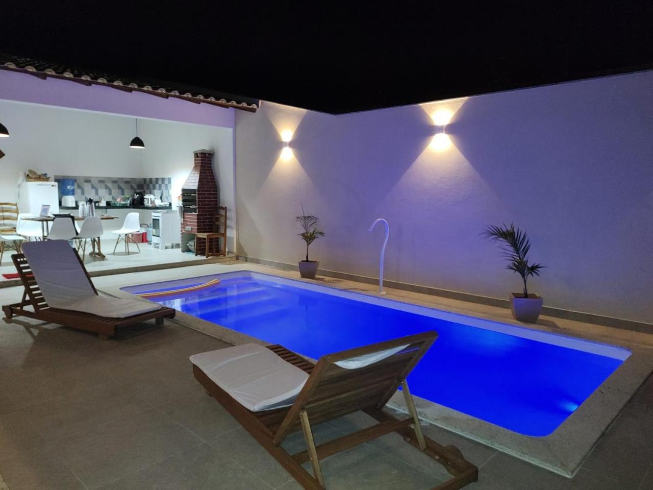 Ivana Imoveis - Casa com Piscina na Praia do Morro á 2 minutos da praia