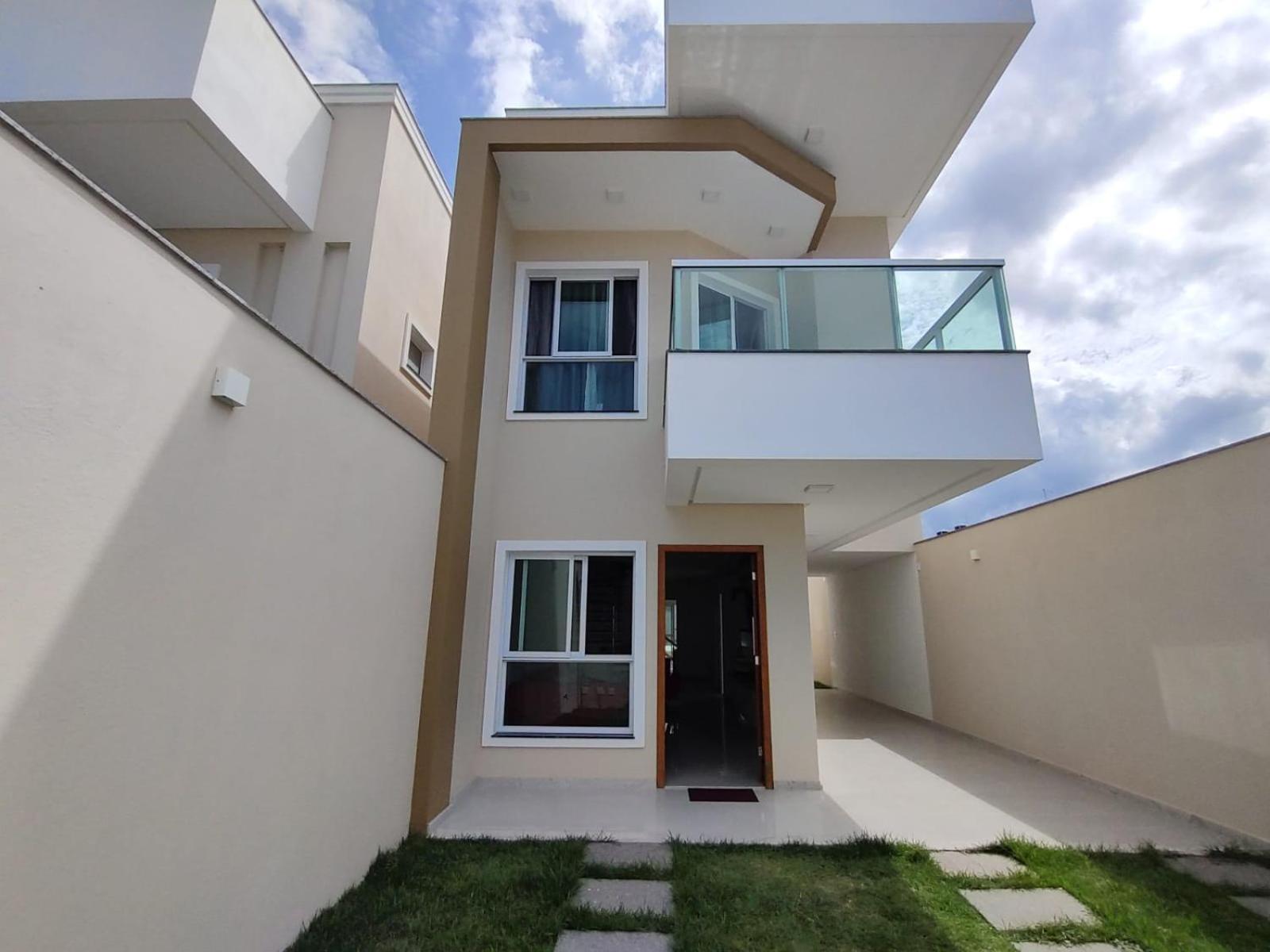 Ivana Imoveis - Casa com Piscina na Praia do Morro á 2 minutos da praia