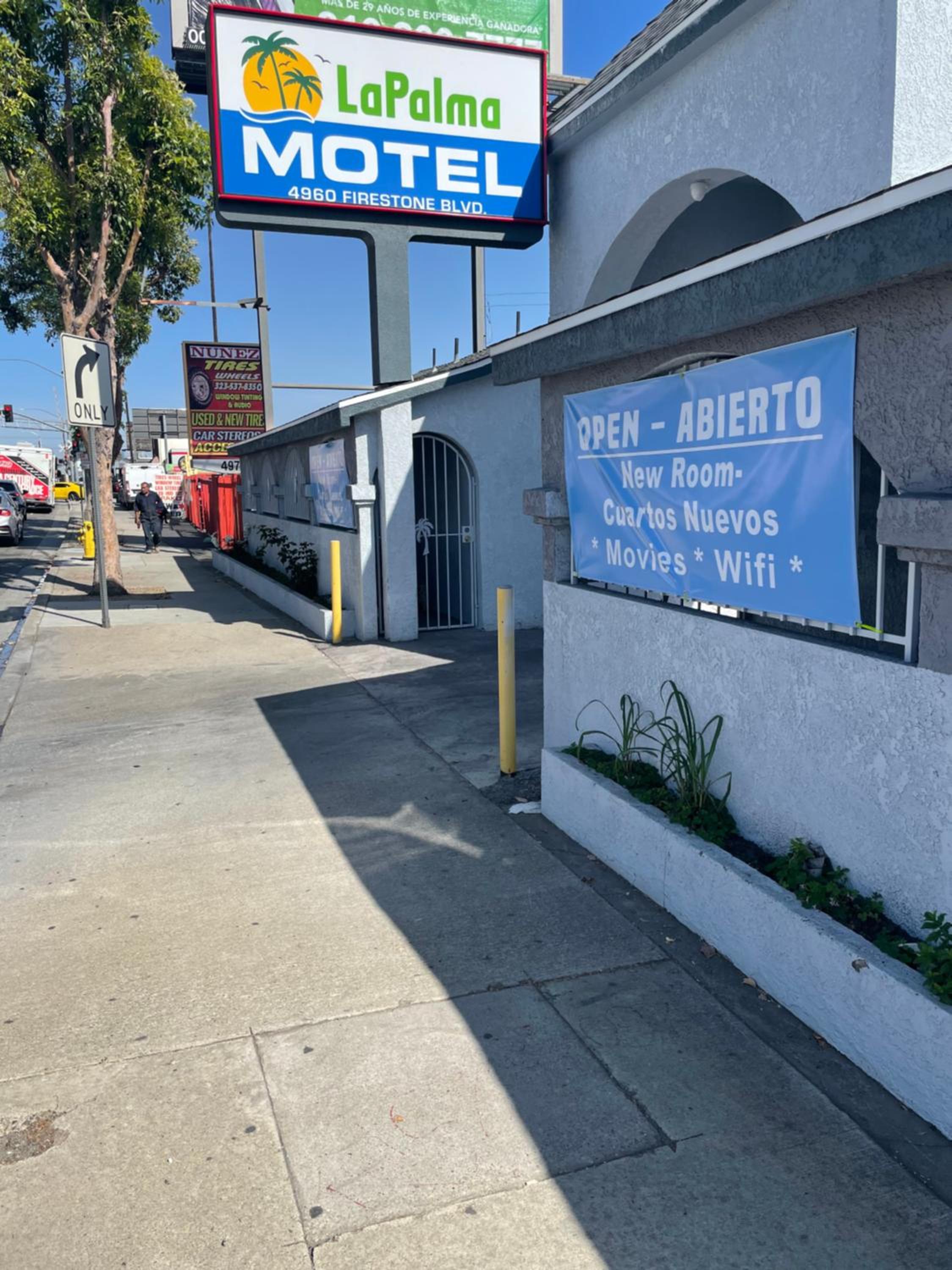 La Palma Motel, South Gate - Los Angeles area view 2