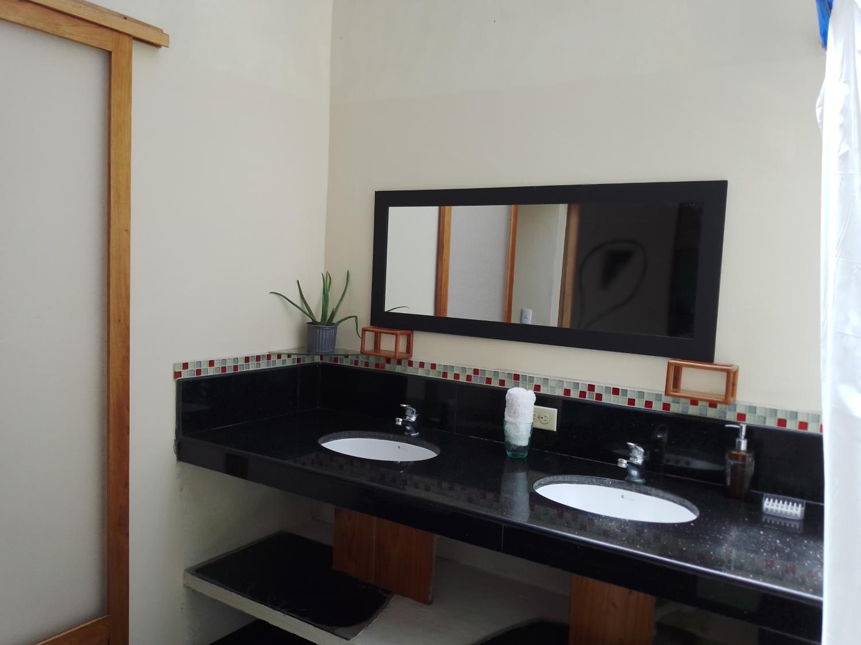 Cozy Hosting Galapagos view 4