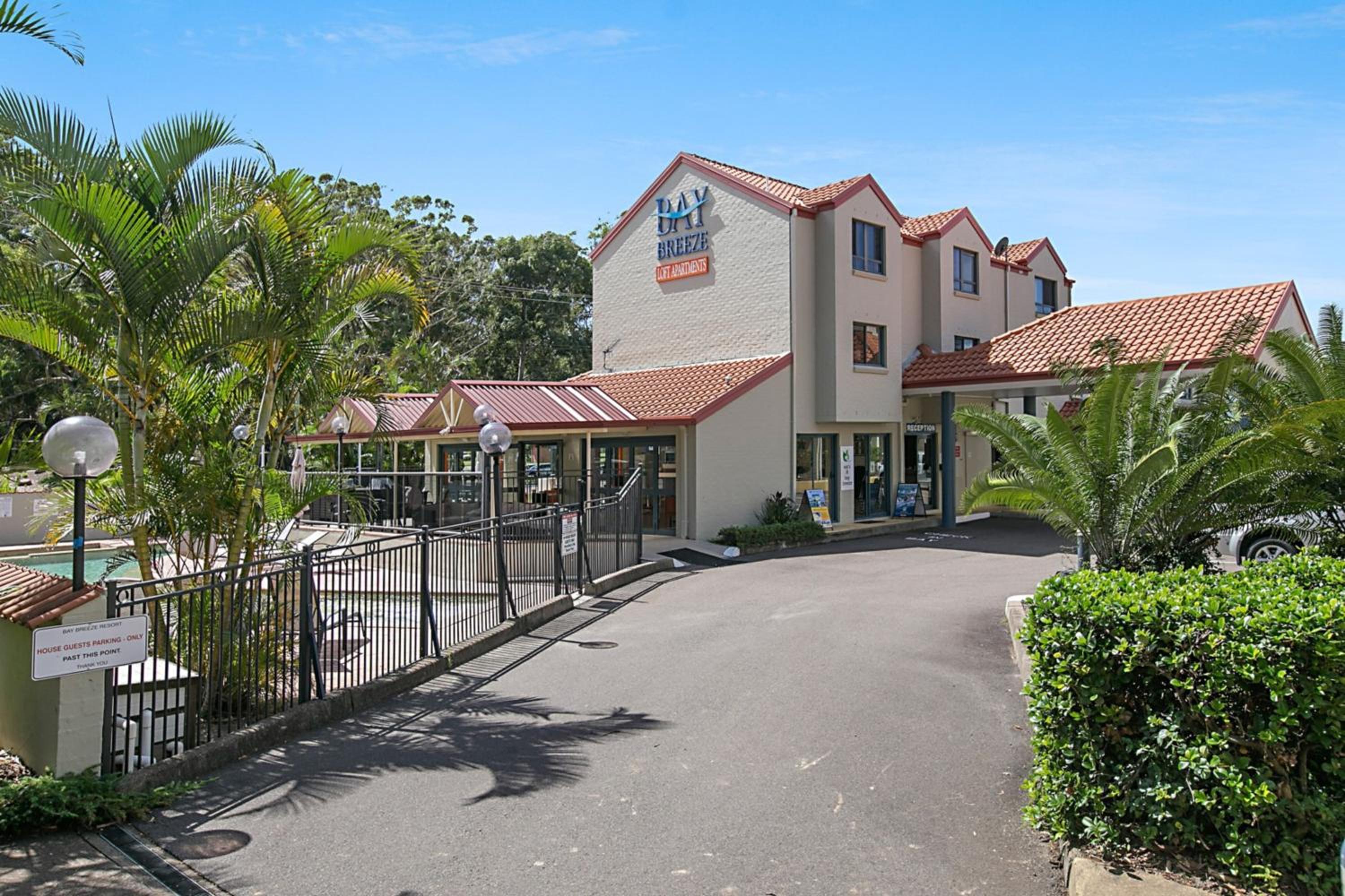 Hotel Nelson Bay Breeze - Image 1