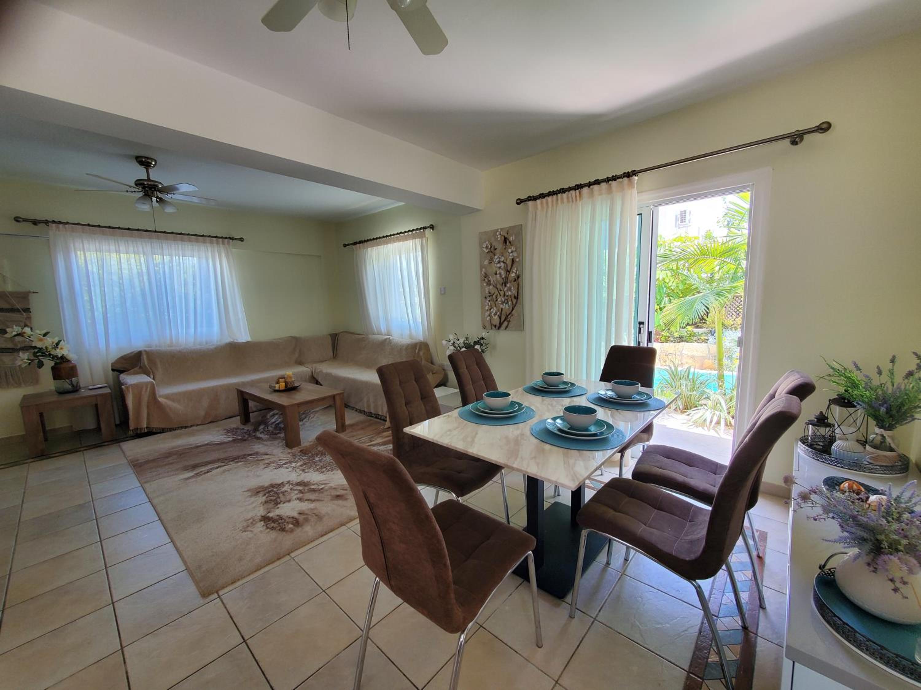 Villa - Sleeps 6 free parking & heated pool view 2