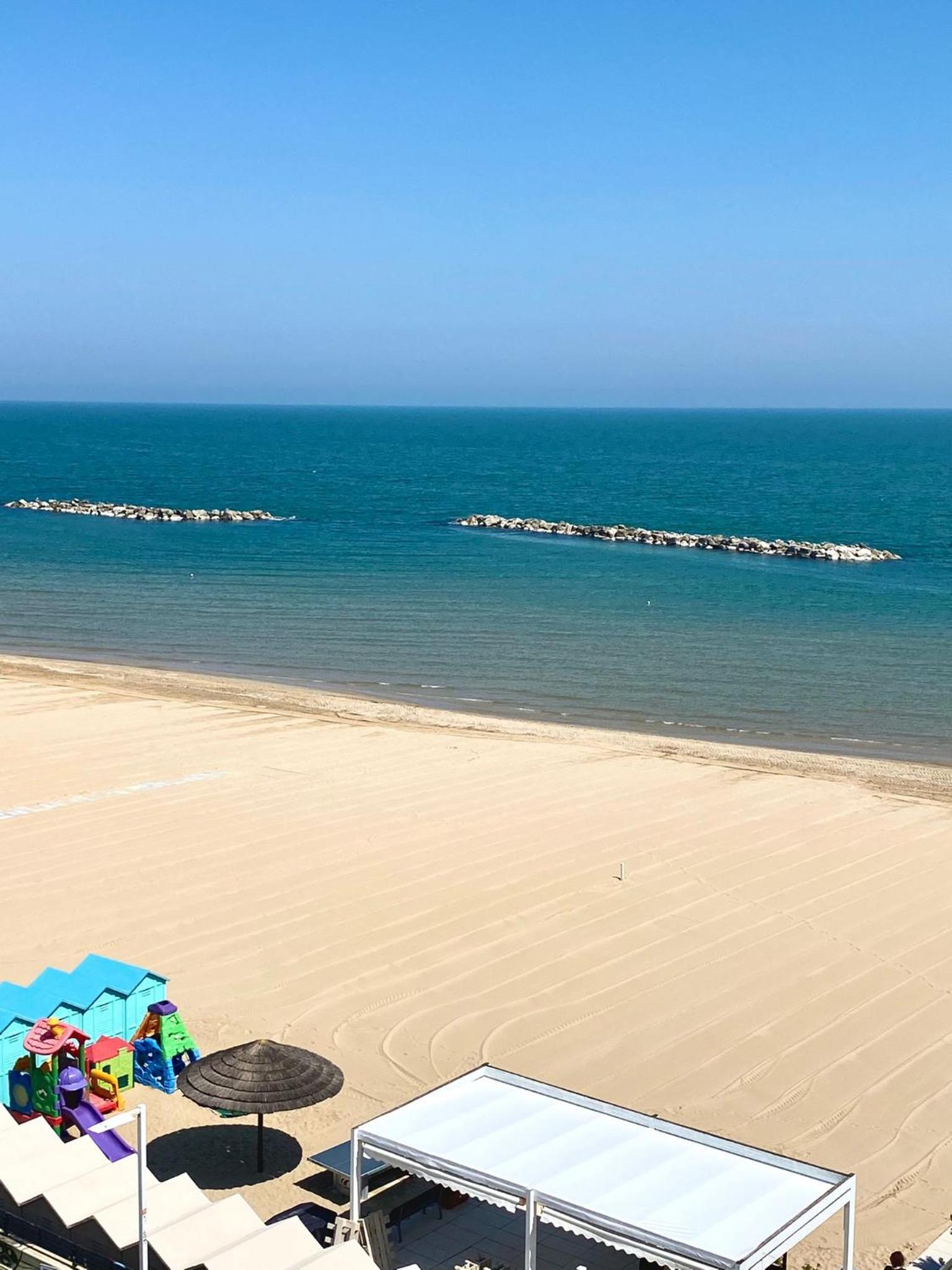 HOTEL FLYING view 5