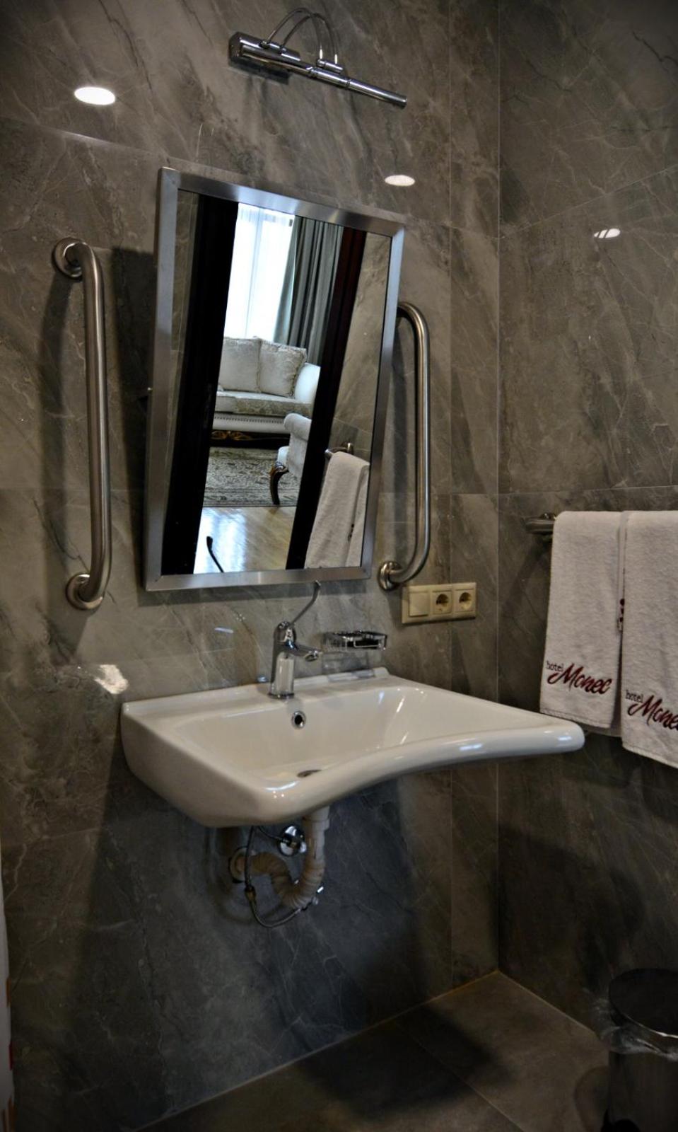 Hotel Monec - Image 34