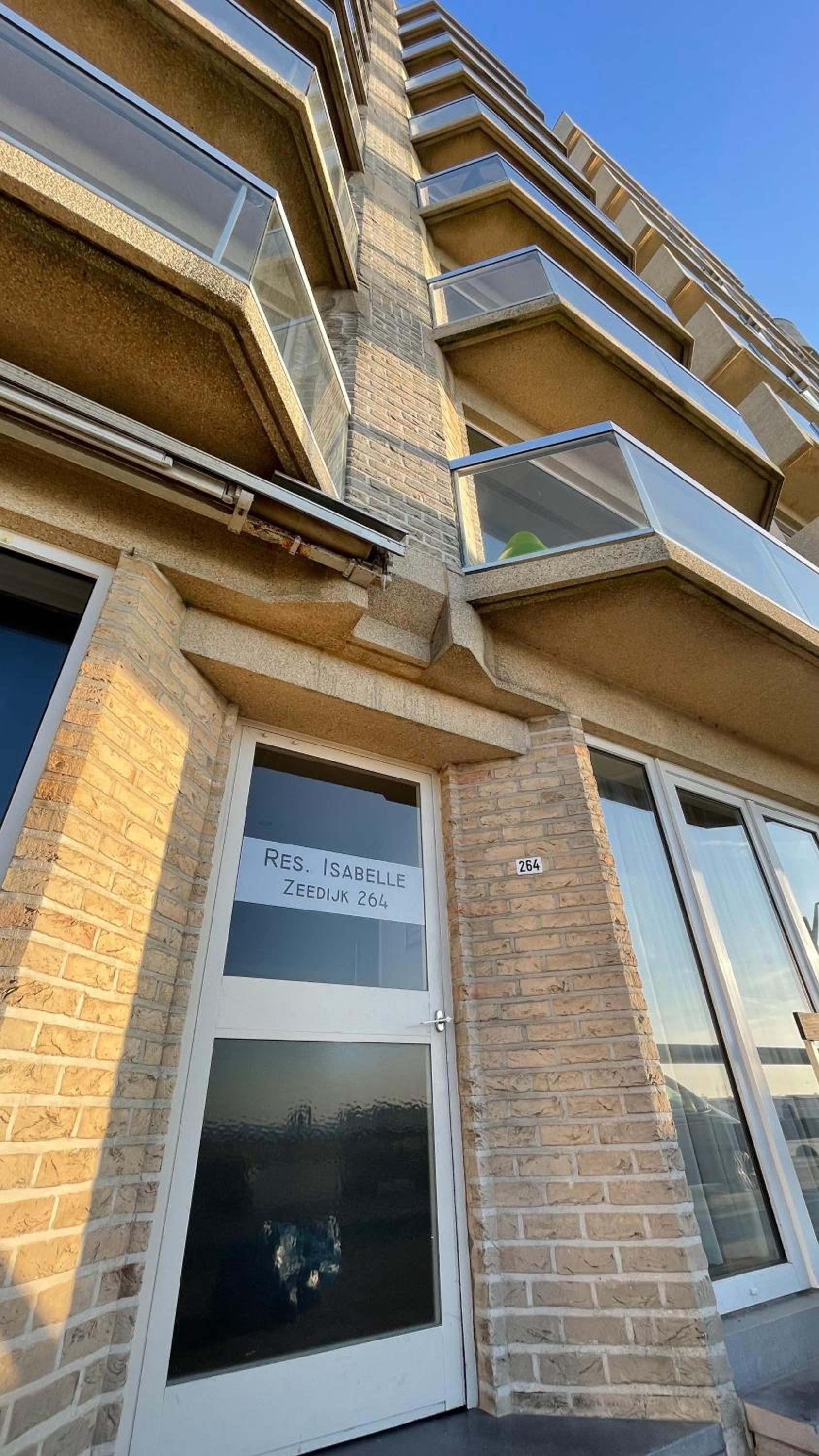 Zeedijk 264 Knokke-Heist High season saturday to saturday view 3