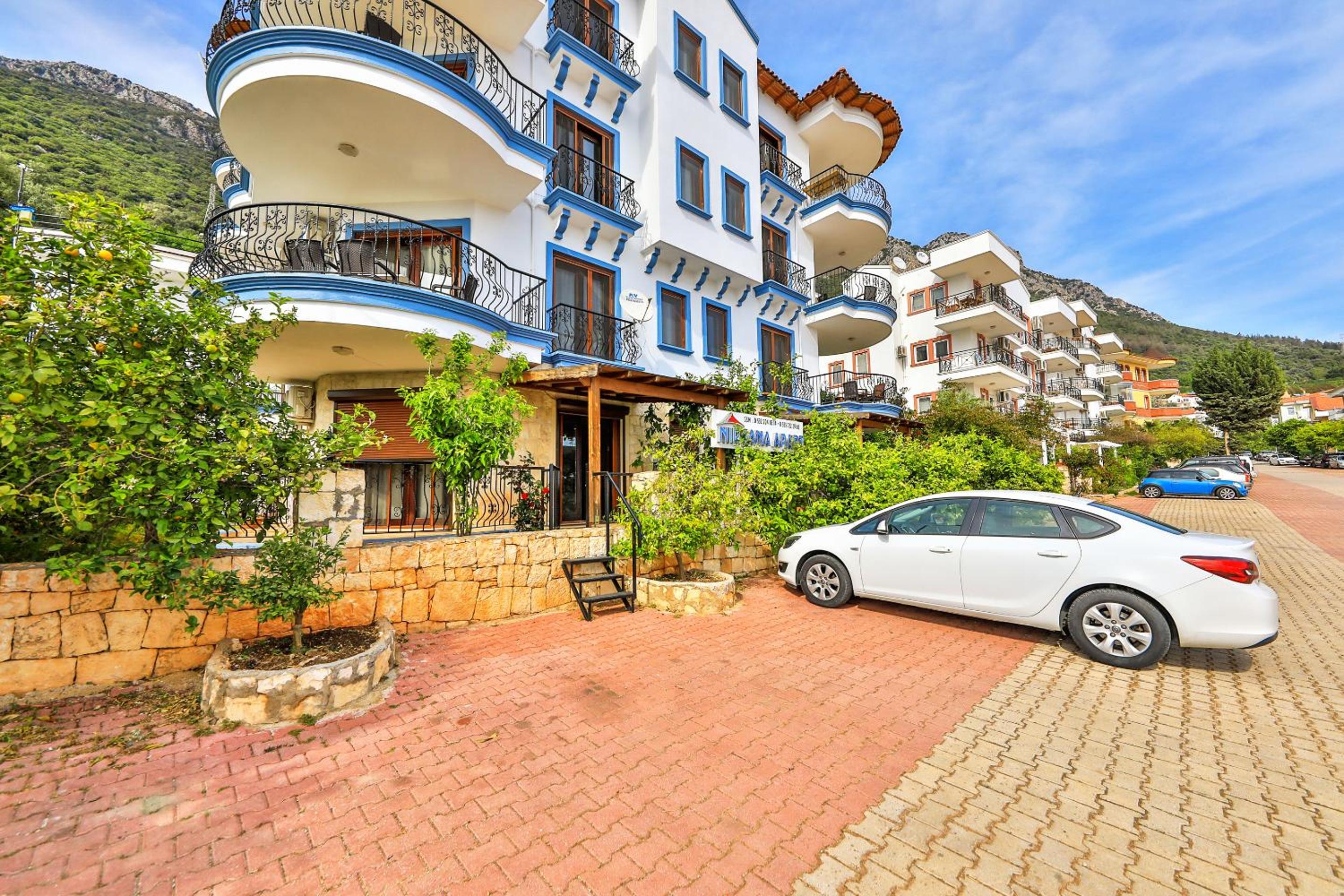 Hotel Nirvana Apartments - Image 1