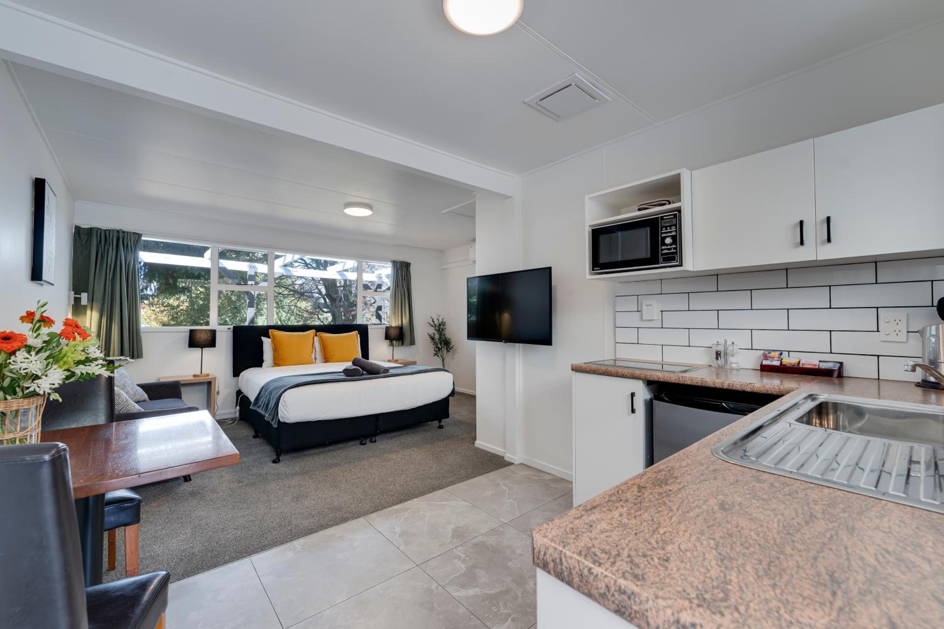 Archway Motels & Chalets 43