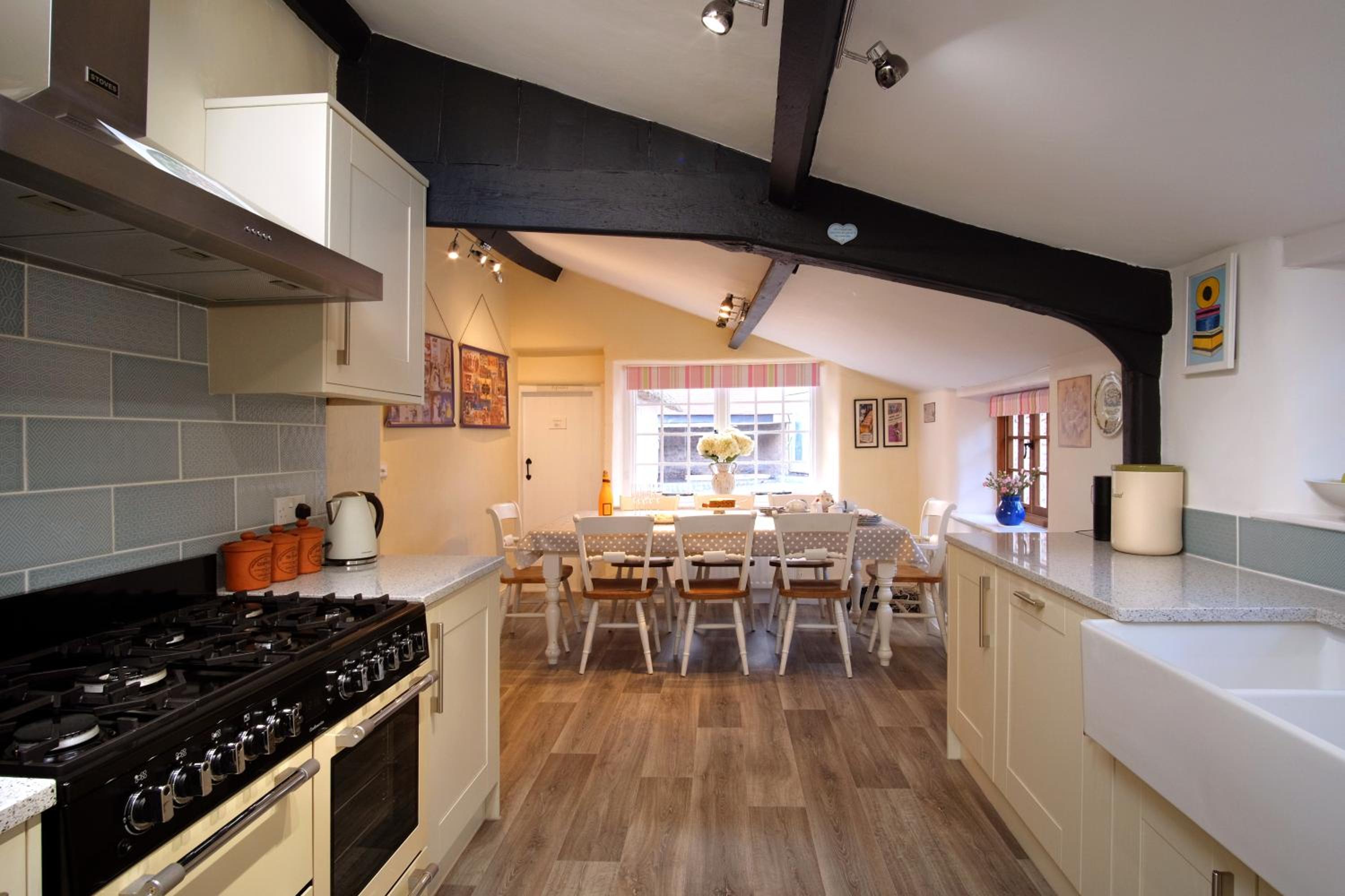 Minehead Vacations - The Old Sweet Shop - Property Image 5
