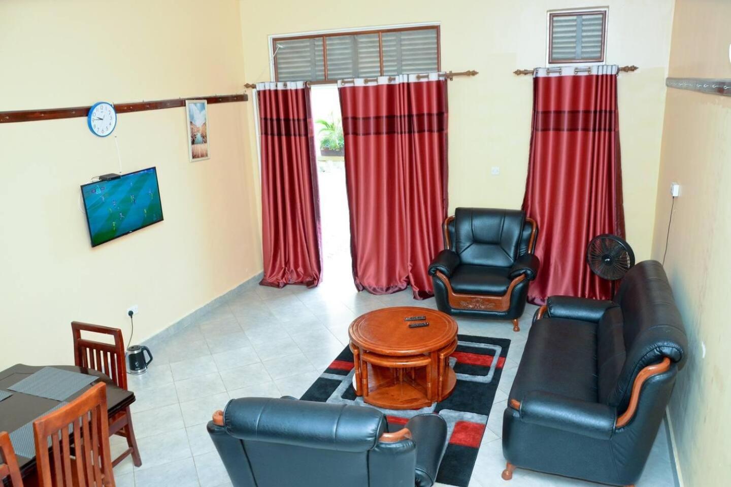 Apt - Sleeps - Parking - Pet friendly view 2